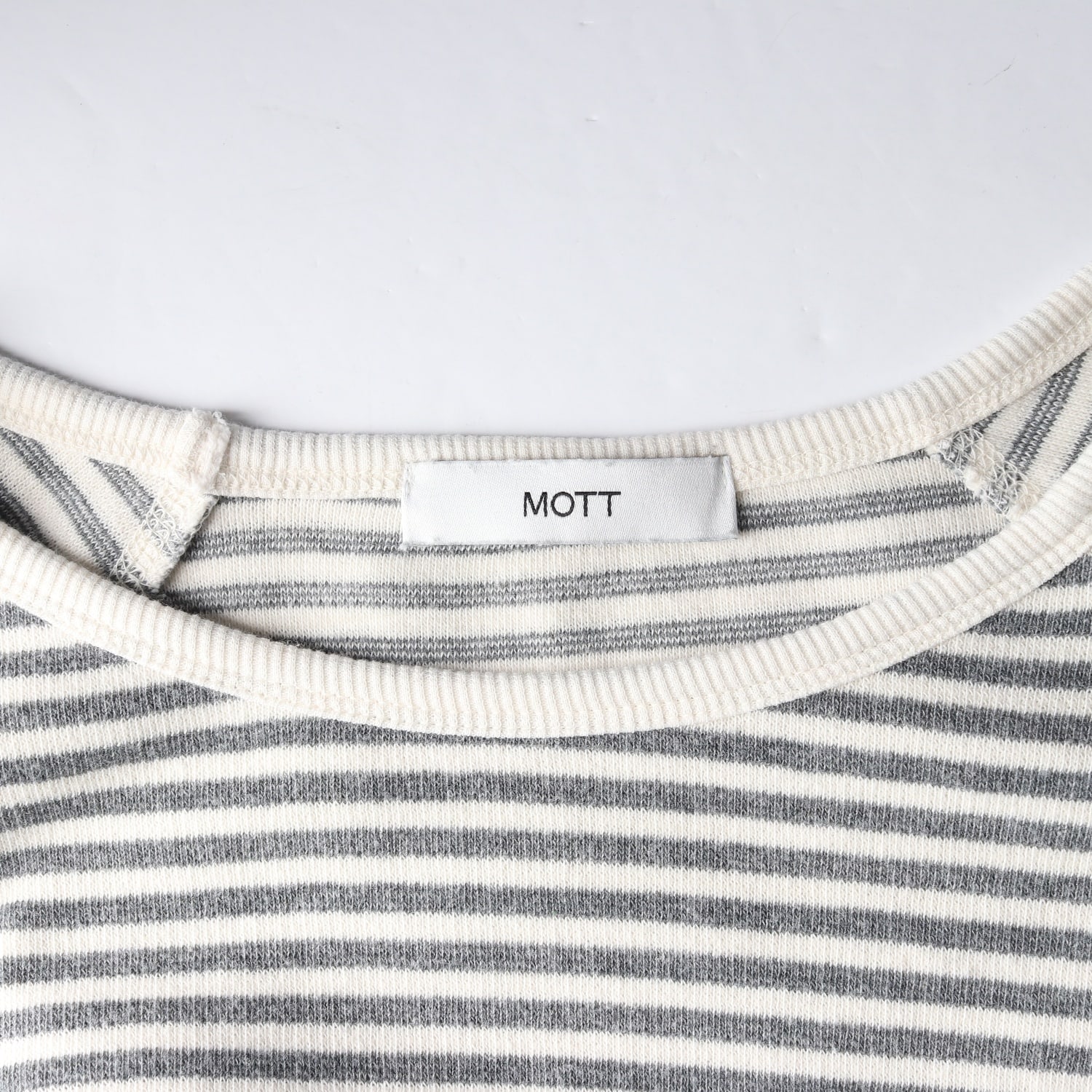 모트 MOTT 스트라이프 라운드넥 긴팔 티셔츠 이미지 3