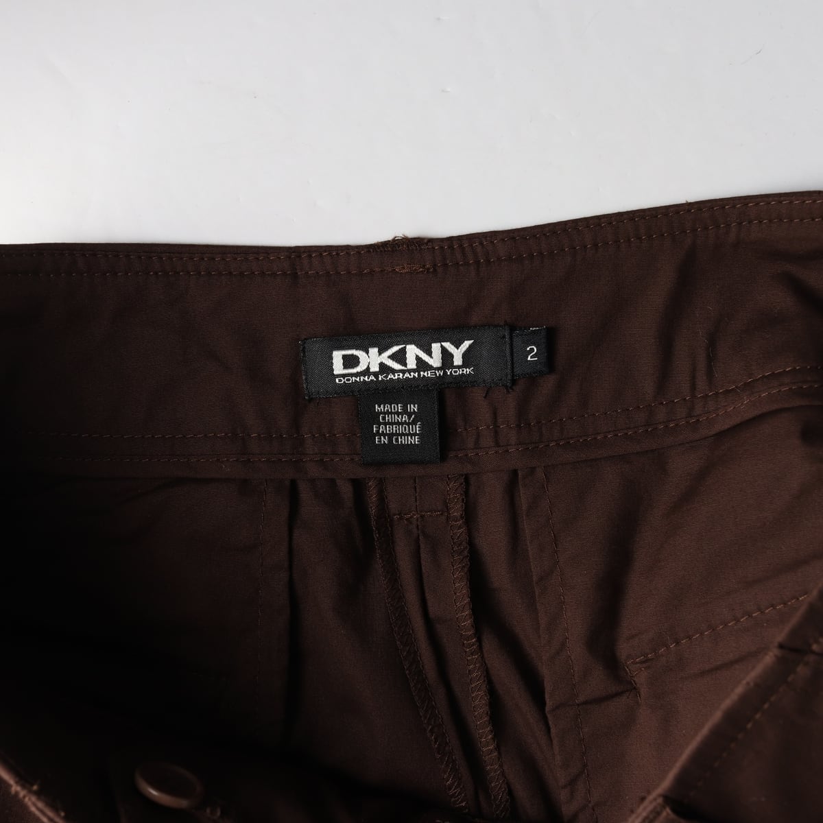 디케이엔와이 DKNY 코튼  스트레치 스트링 크롭 카고 팬츠 브라운 상세 이미지 3