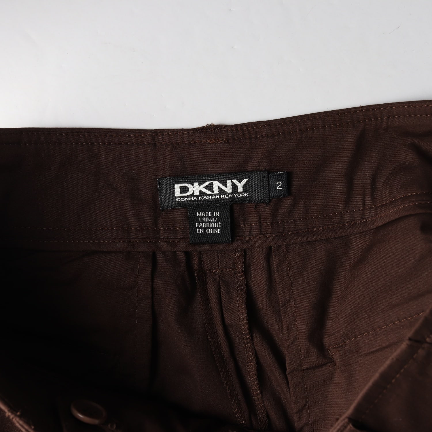 디케이엔와이 DKNY 코튼  스트레치 스트링 크롭 카고 팬츠 브라운 이미지 3