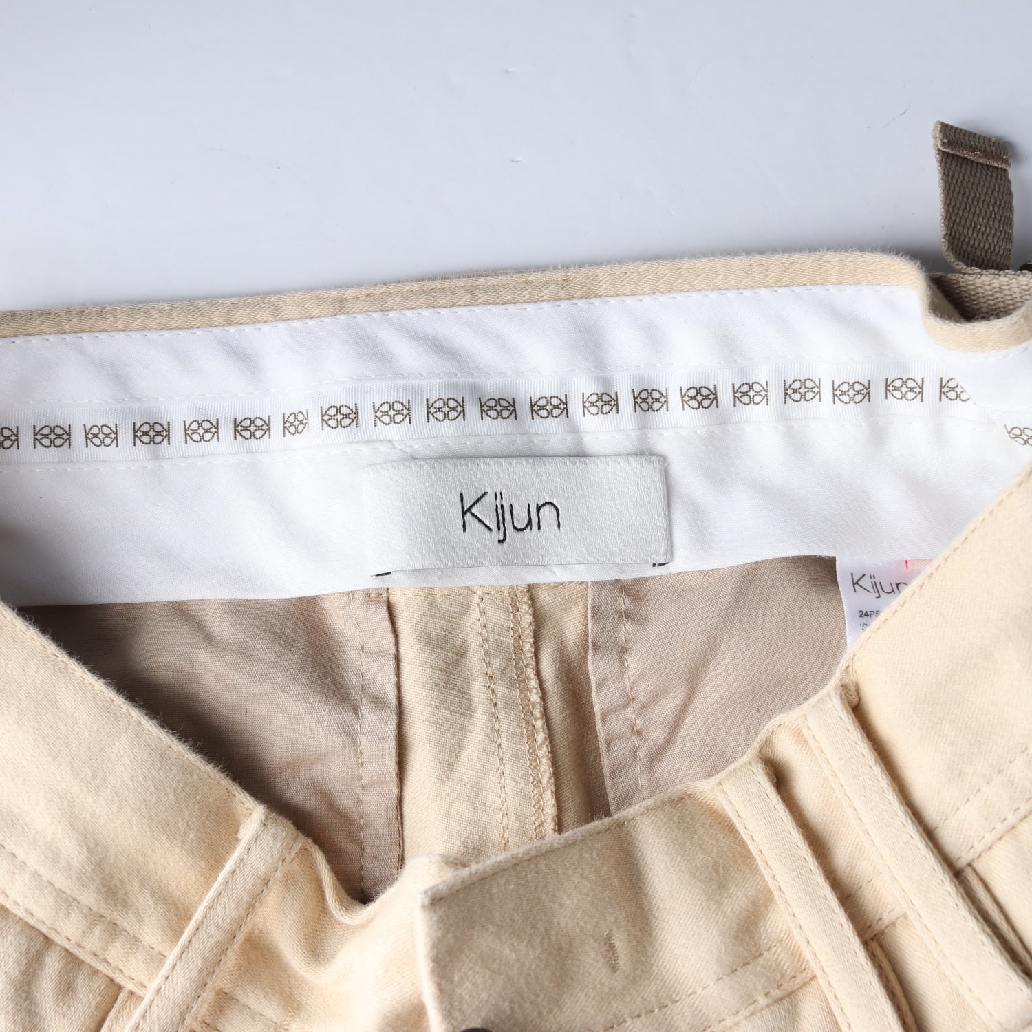 기준 24FW 소피 카고 팬츠 와이드 바지 베이지  이미지 3