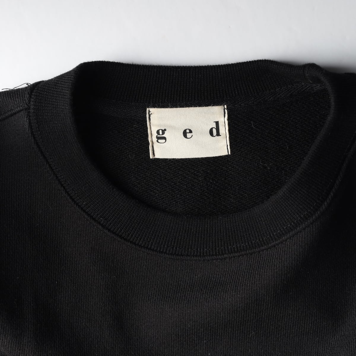 게드 GED 크롭 맨투맨 상세 이미지 3