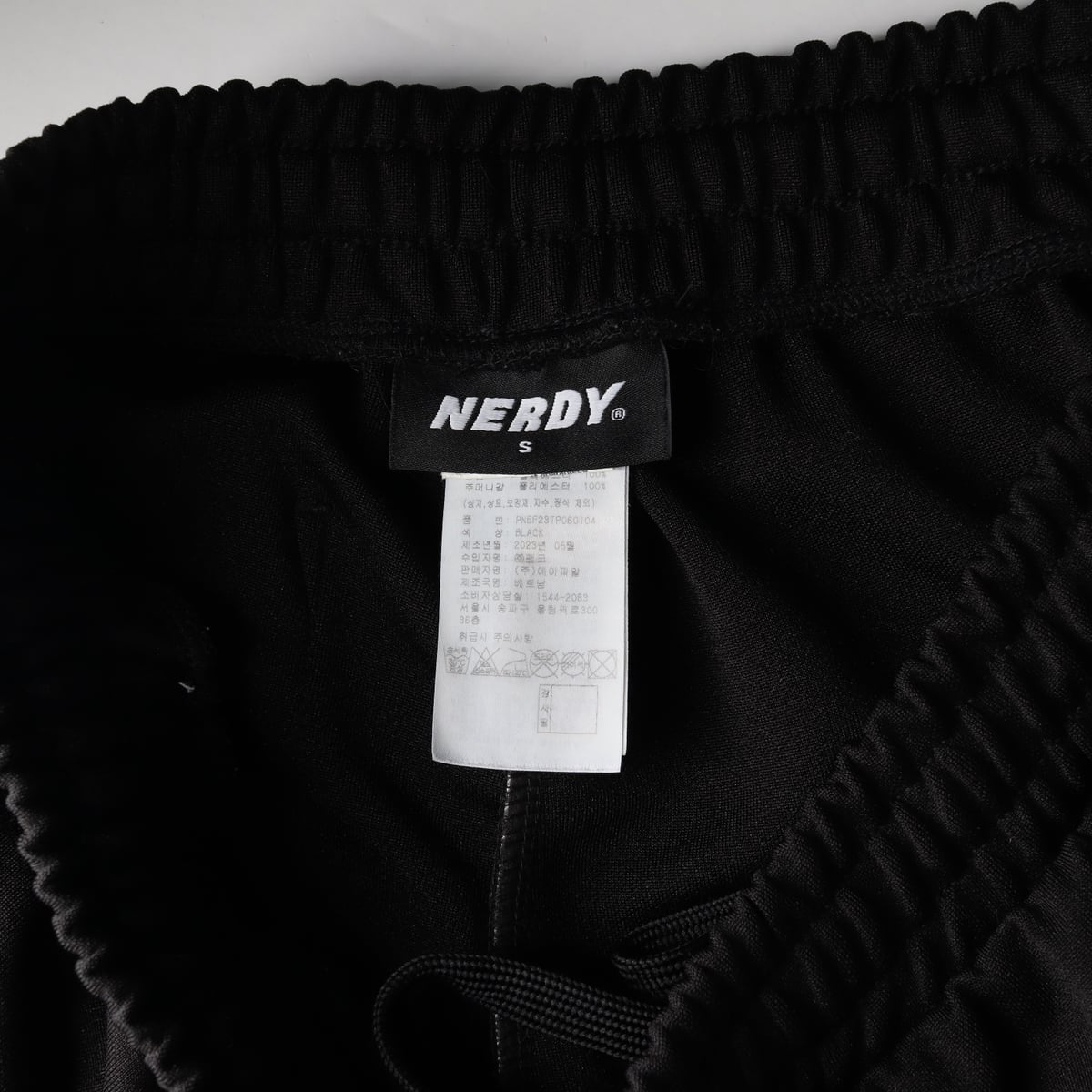 널디 NDY 엔디와이 23FW 레이싱 트랙 팬츠 블랙 상세 이미지 3