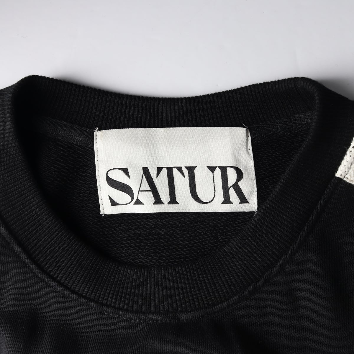 세터 SATUR 23SS 엔들리스 새터데이 스웨트셔츠 맨투맨 블랙 상세 이미지 3