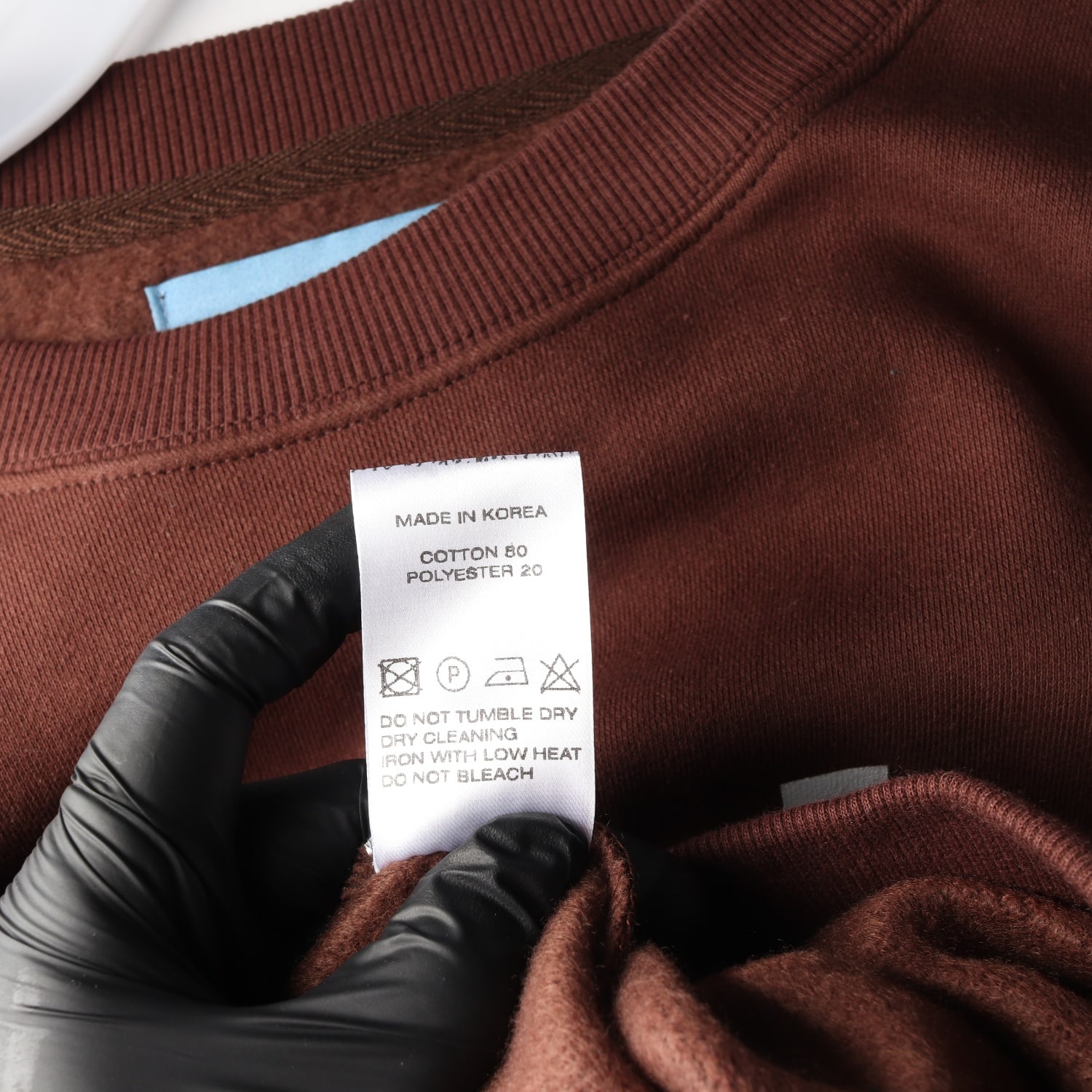(새상품) 아조바이아조 그래픽 프린트 기모 맨투맨 브라운 이미지 4