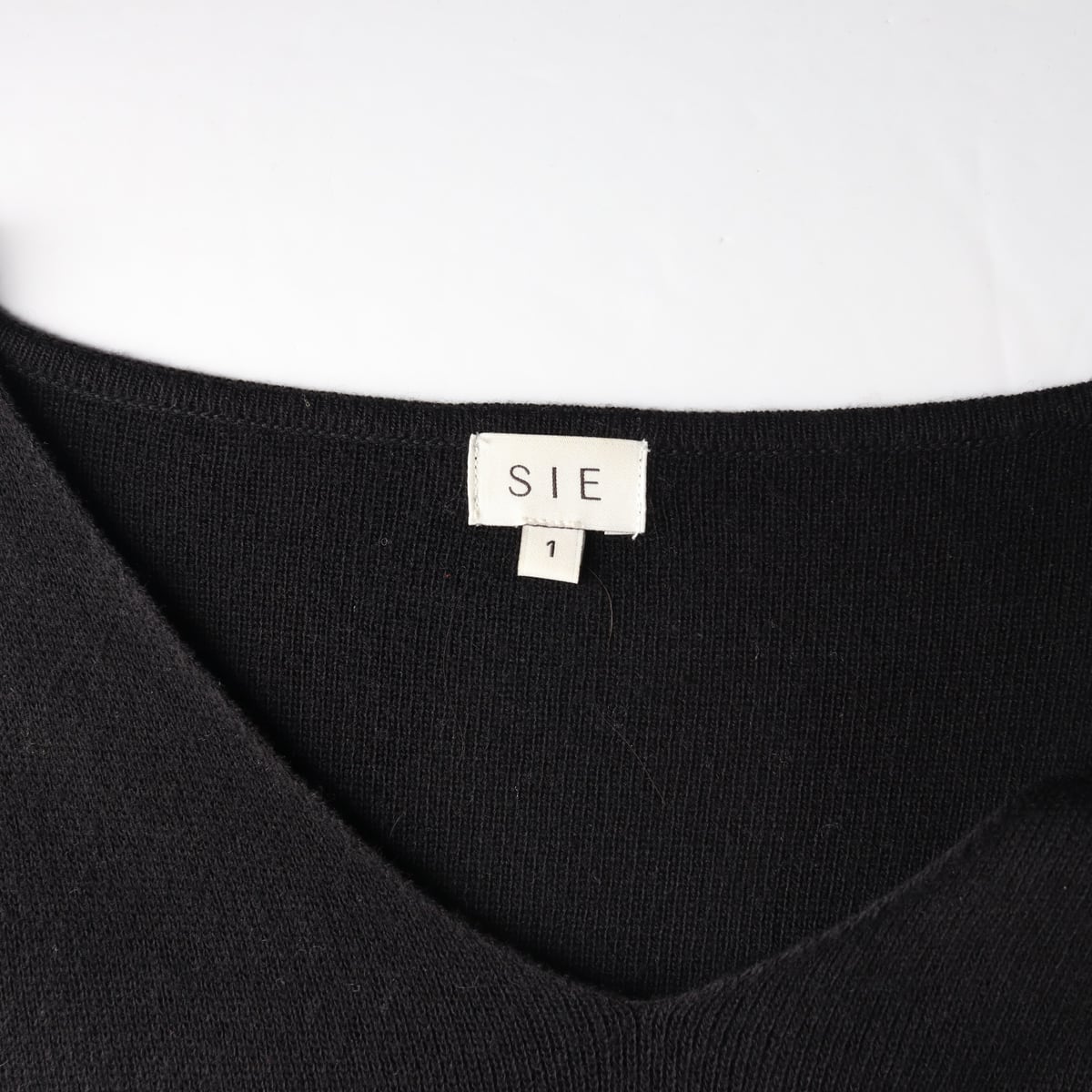 시에 SIE 울블렌드 브이넥 니트 스웨터 탑  상세 이미지 3