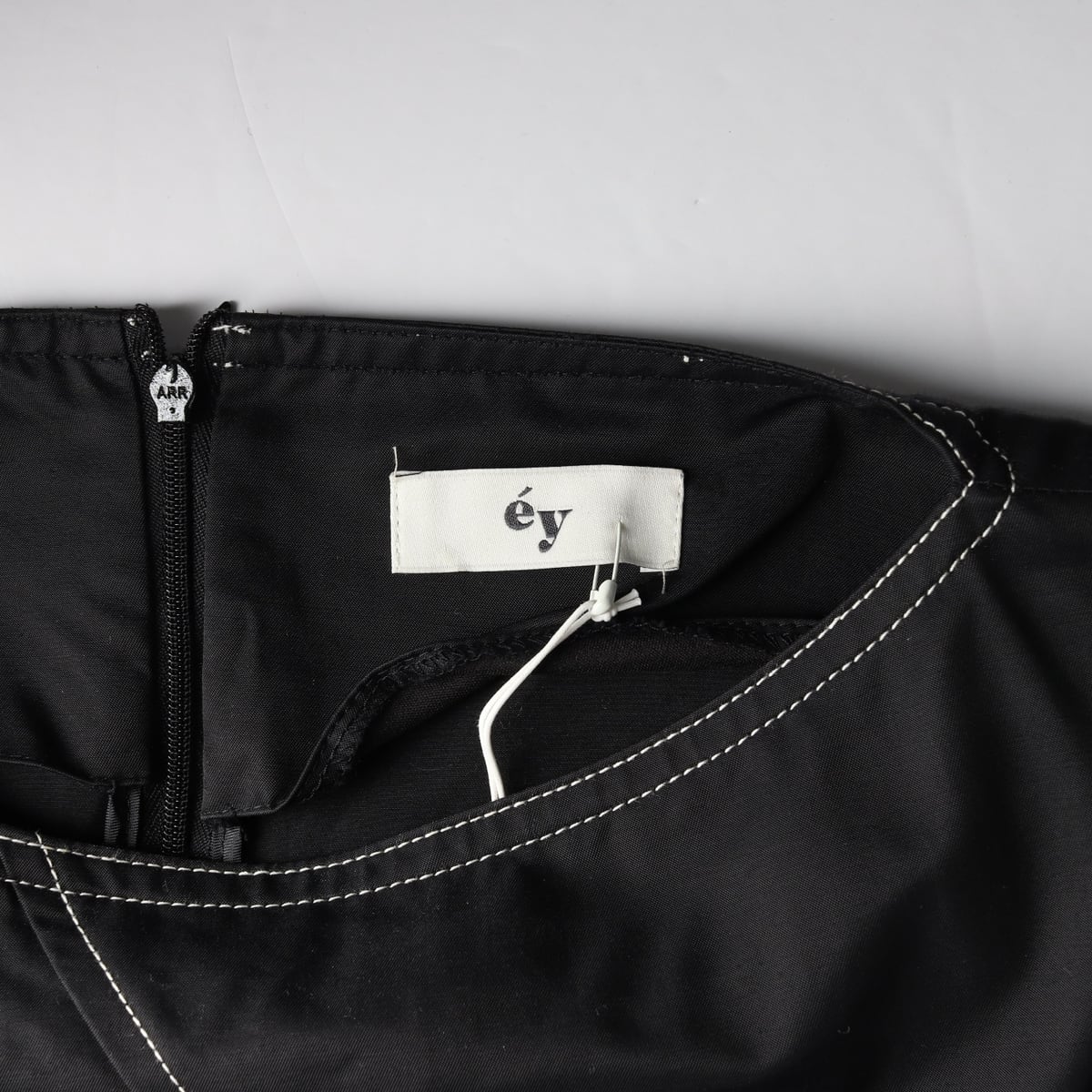 (새상품) 아이아이 22SS 스티치 퍼프 맥시 드레스 롱 원피스 블랙 상세 이미지 3