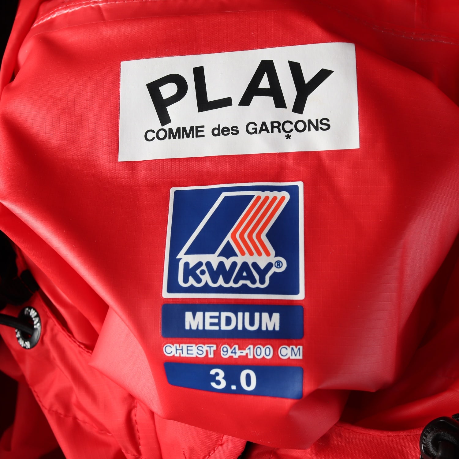 꼼데가르송 x K-WAY 까웨 23FW 후드 패커블 바람막이 재킷 이미지 3