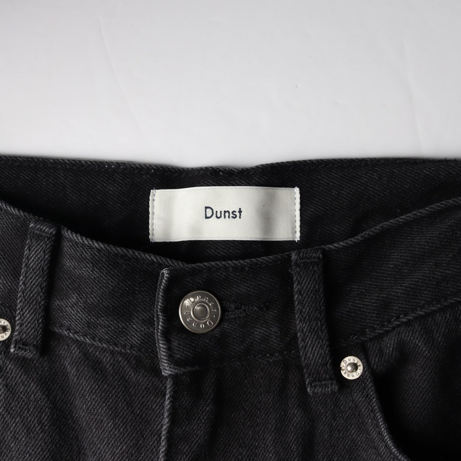 던스트 24FW 에센셜 세미 부츠컷 데님 팬츠 이미지 3