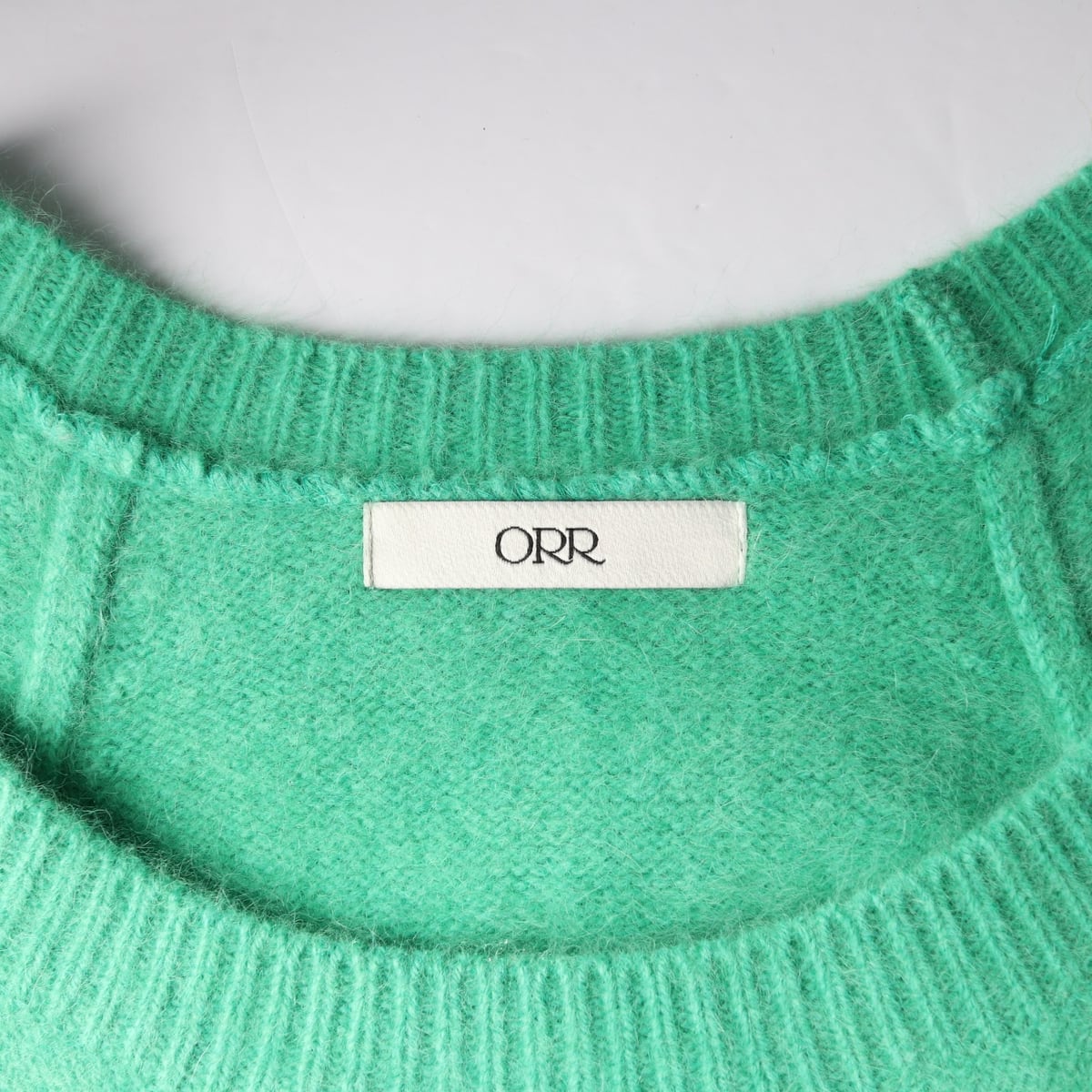 오르 22FW 울 라쿤 블렌드 니트 스웨터 그린 상세 이미지 3