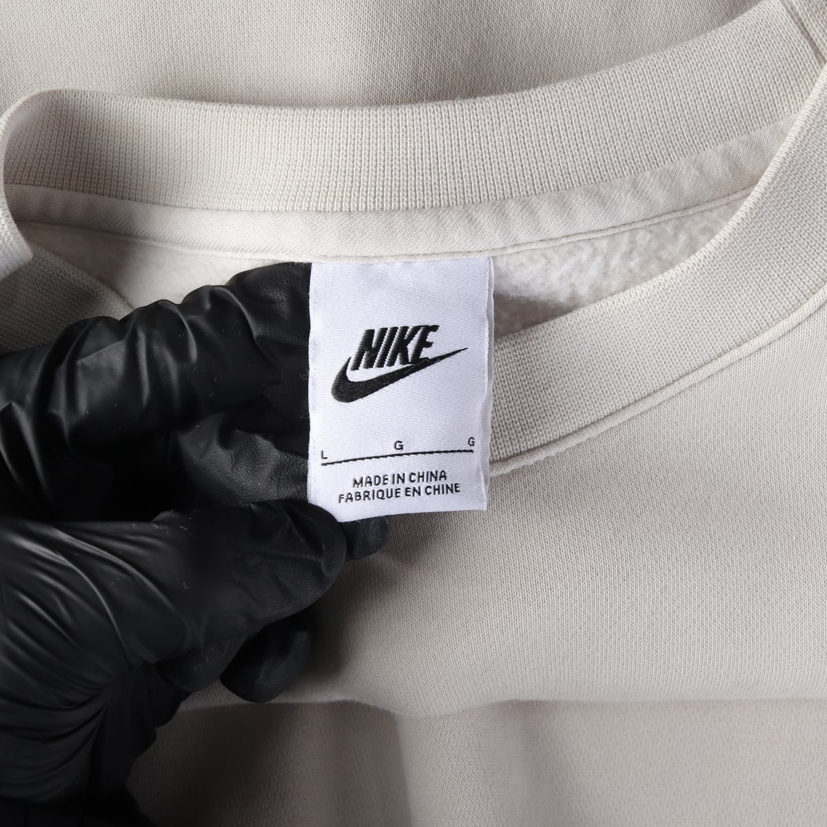 나이키 22FW 로고 자수 기모 맨투맨 스웨트셔츠  상세 이미지 3