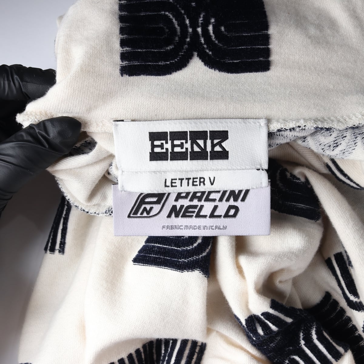 잉크 EENK 22FW VEROSA 패턴 터틀넥 탑 긴팔 티셔츠 상세 이미지 3