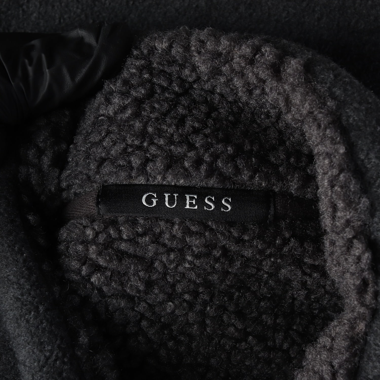 게스 22FW 스탠넥 플리스 본딩 집업 재킷 이미지 3