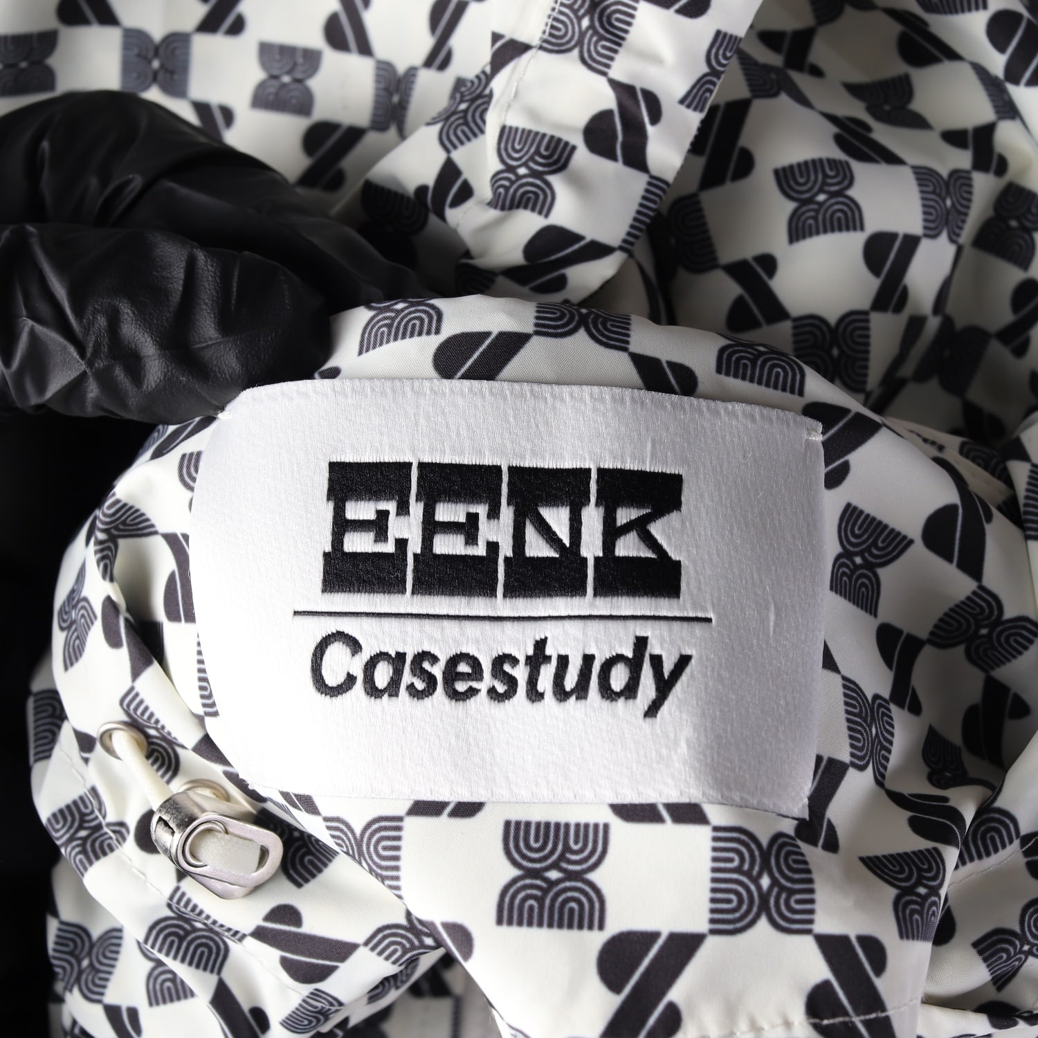 잉크 EENK X CASESTUDY 체크 패턴 후드 바람막이 재킷 이미지 3