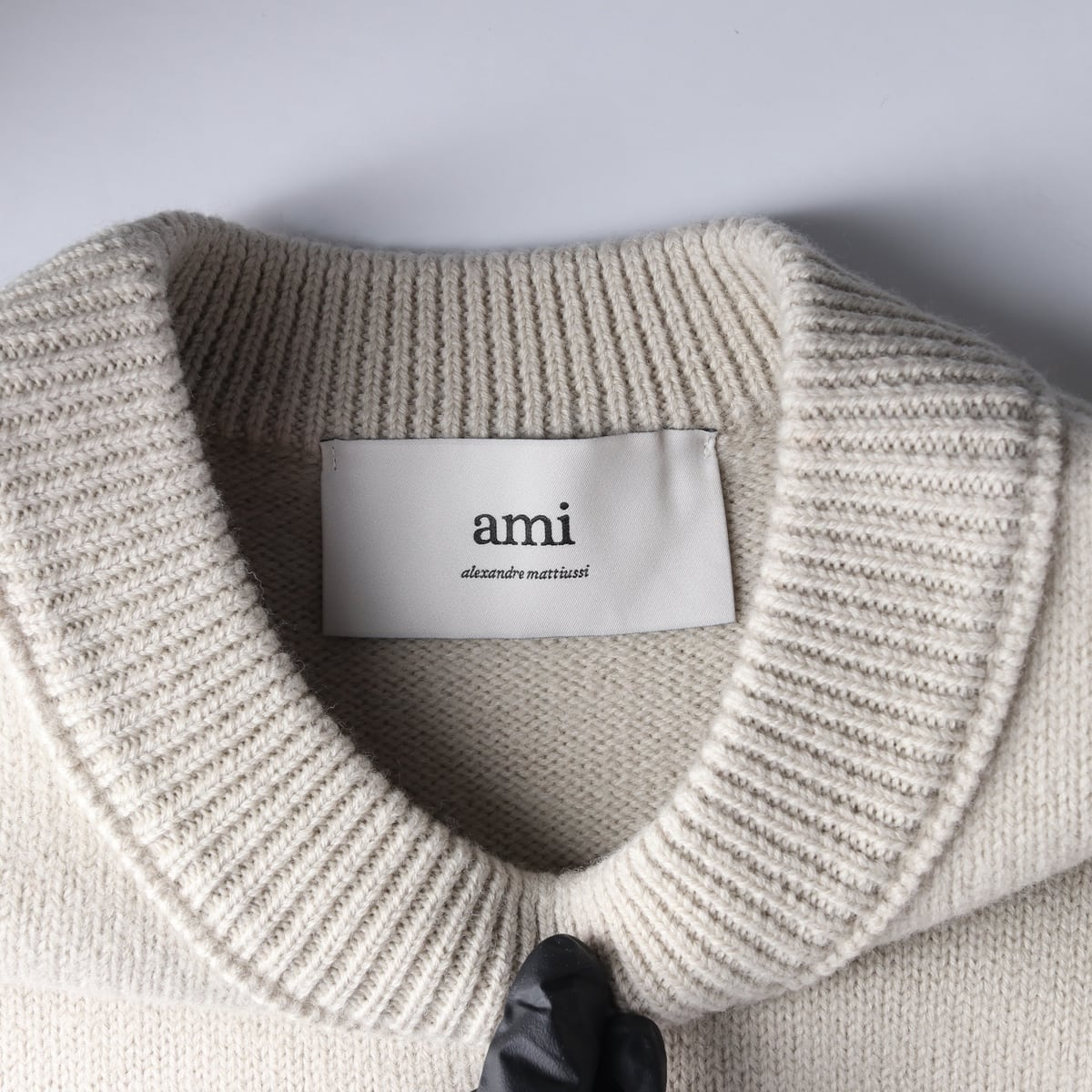 아미 ami 24FW 빅 하트 로고 울 니트 스웨터 상세 이미지 3