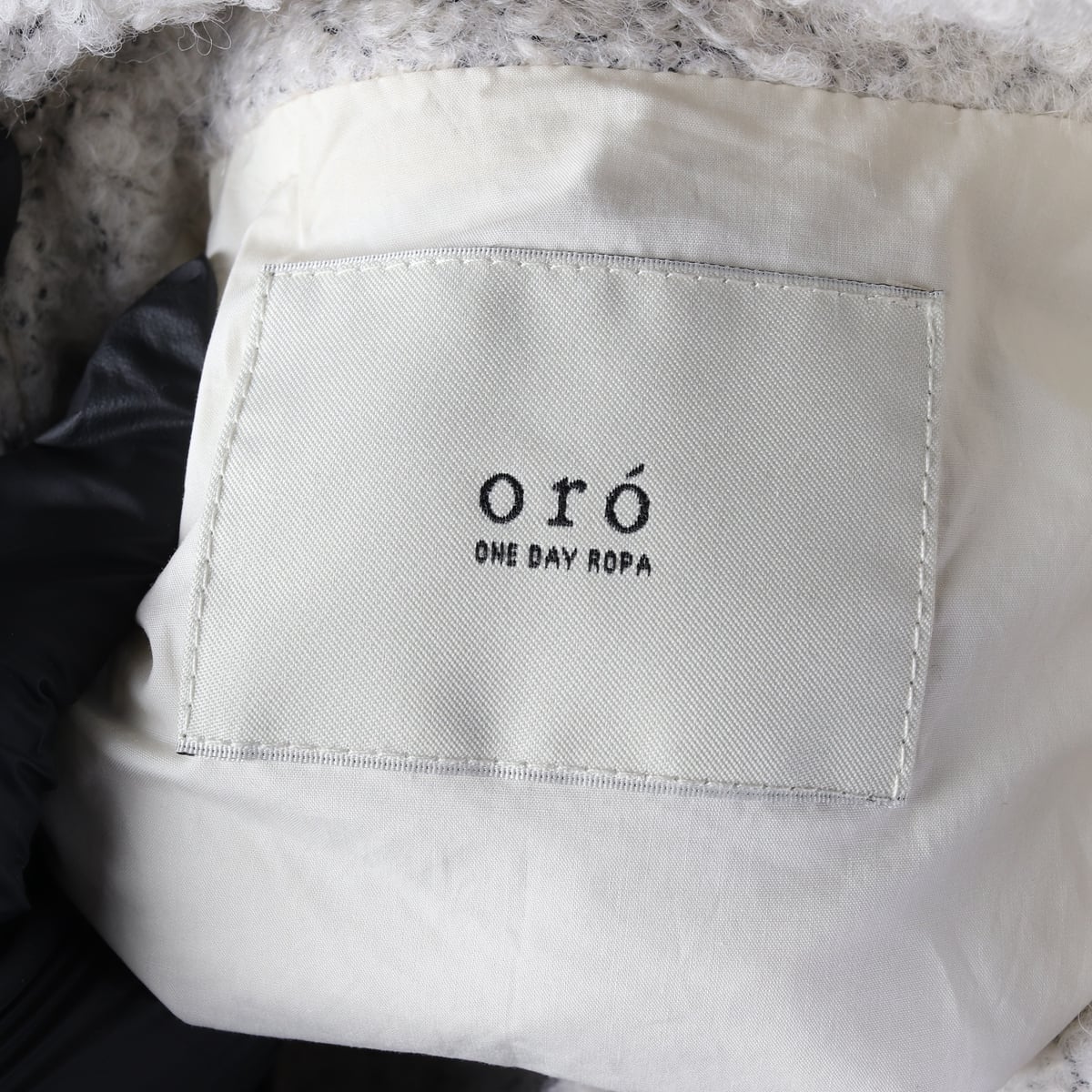ORO 오로 24FW 울 블렌드 헤어리 버튼 숏 코트 상세 이미지 3