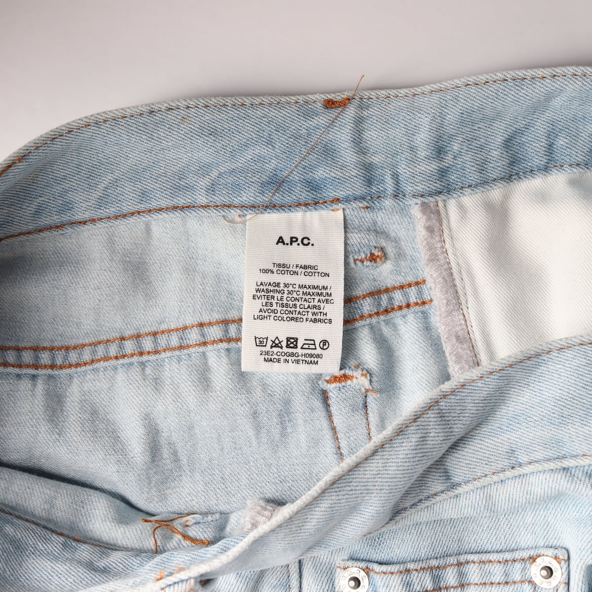 (새상품) 아페쎄 23FW APC 스탠다드 연청 데님 팬츠 상세 이미지 4