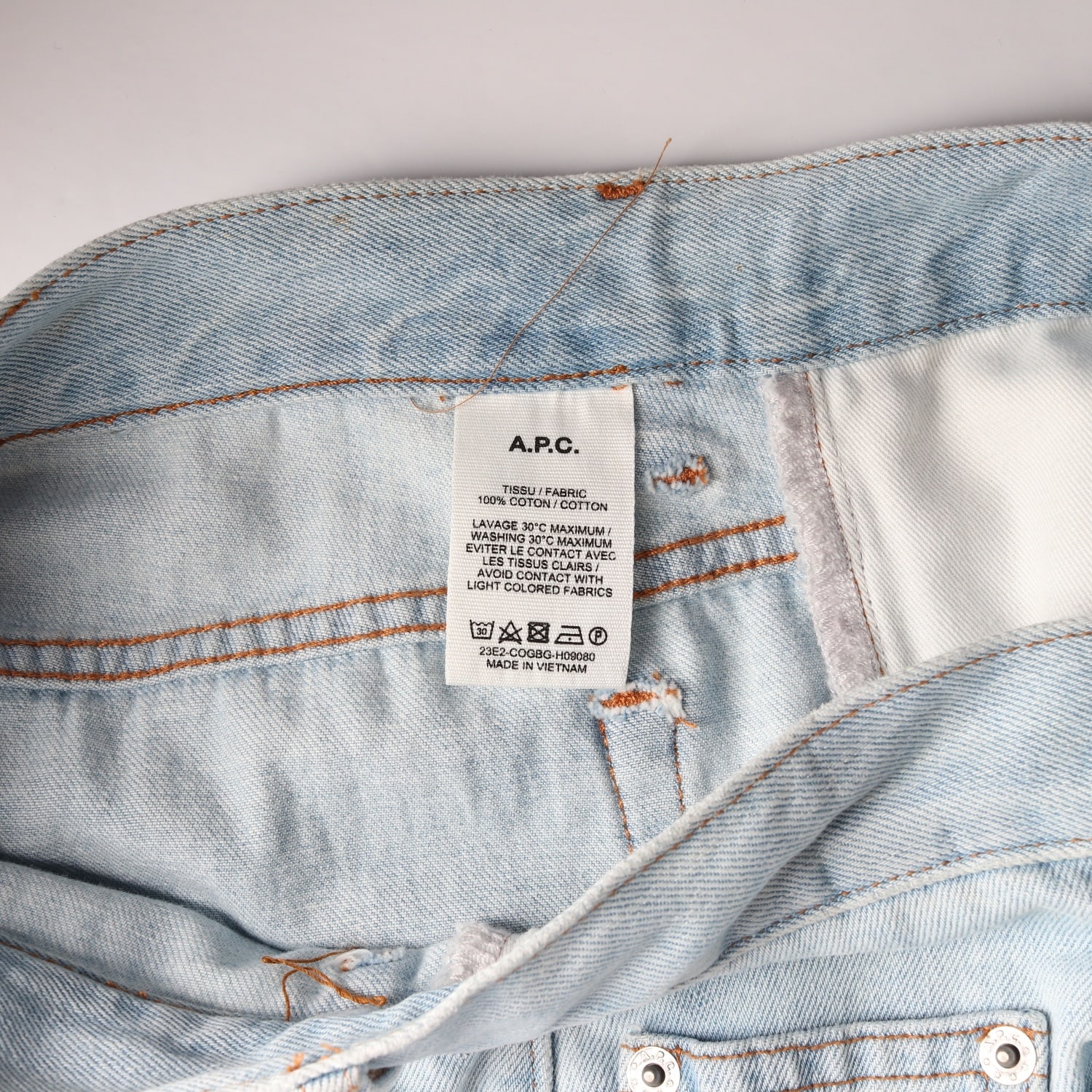 (새상품) 아페쎄 23FW APC 스탠다드 연청 데님 팬츠 이미지 4
