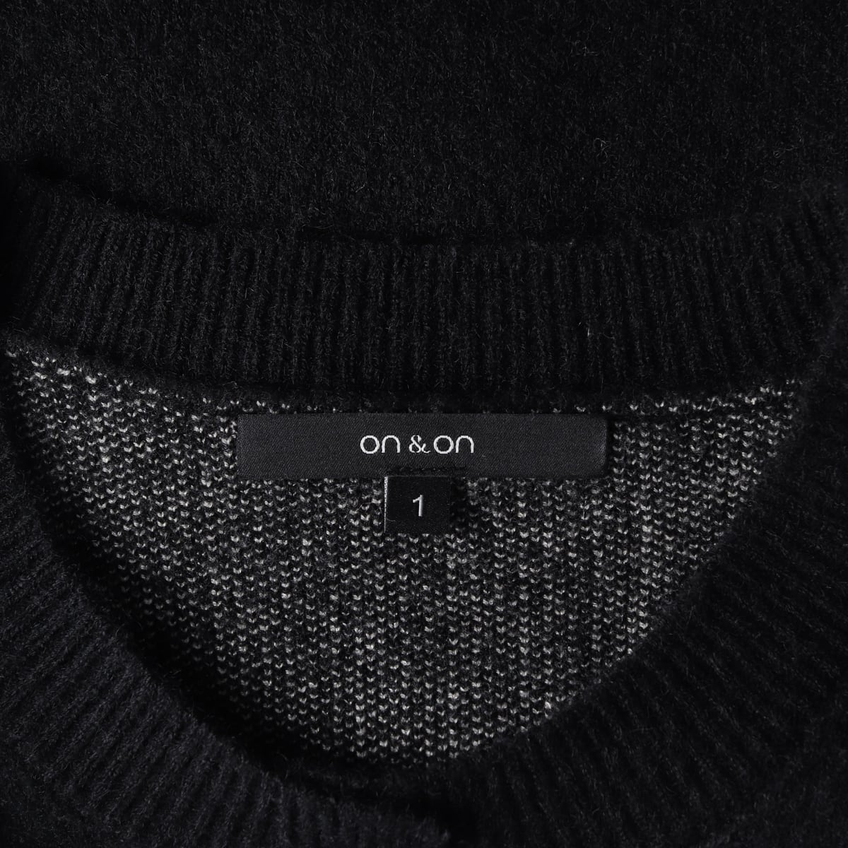 온앤온 22FW 하트 니트 가디건 상세 이미지 3