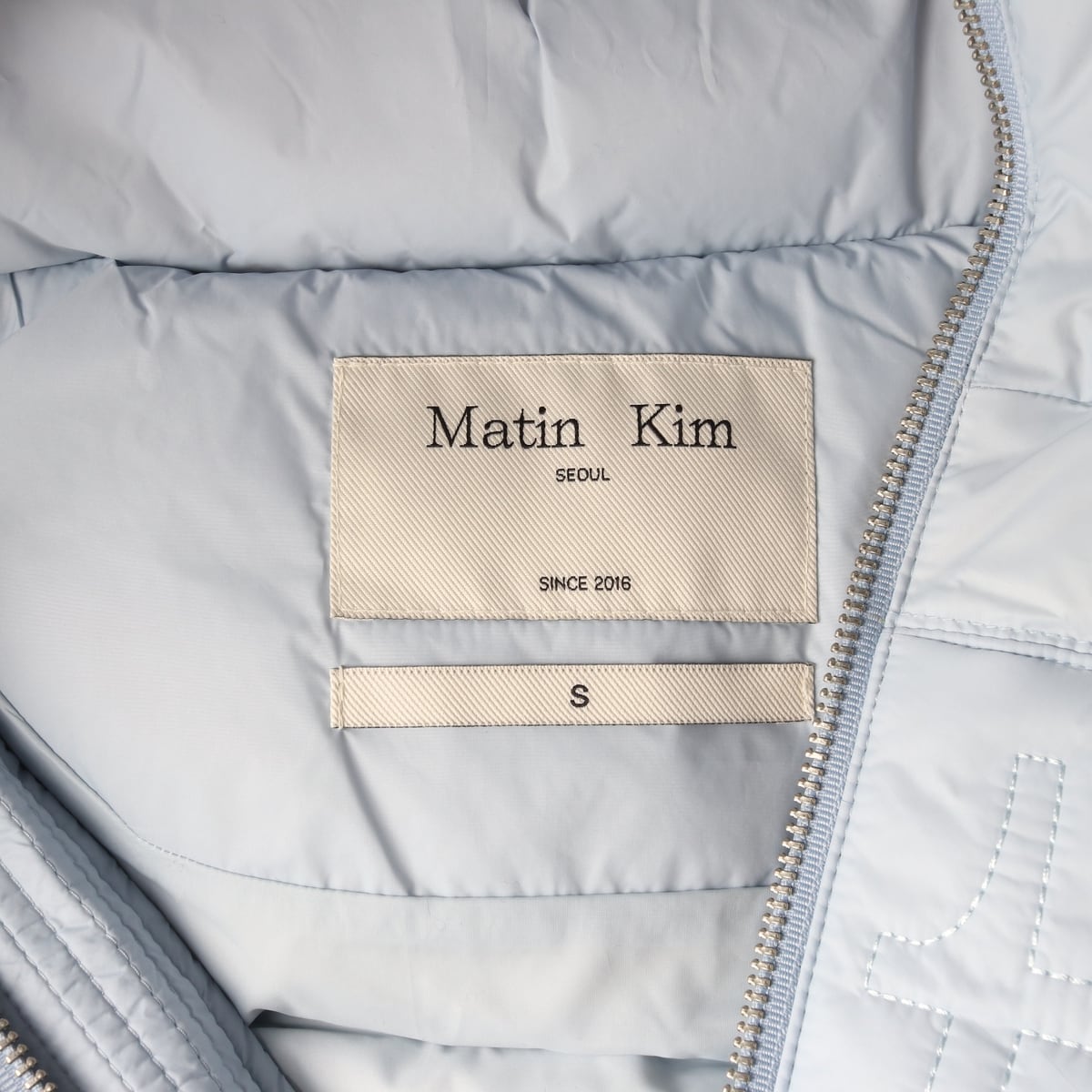 (새상품) 마뗑킴 24FW 우먼 빅 로고 포인트 덕 다운 패딩 베스트 상세 이미지 4