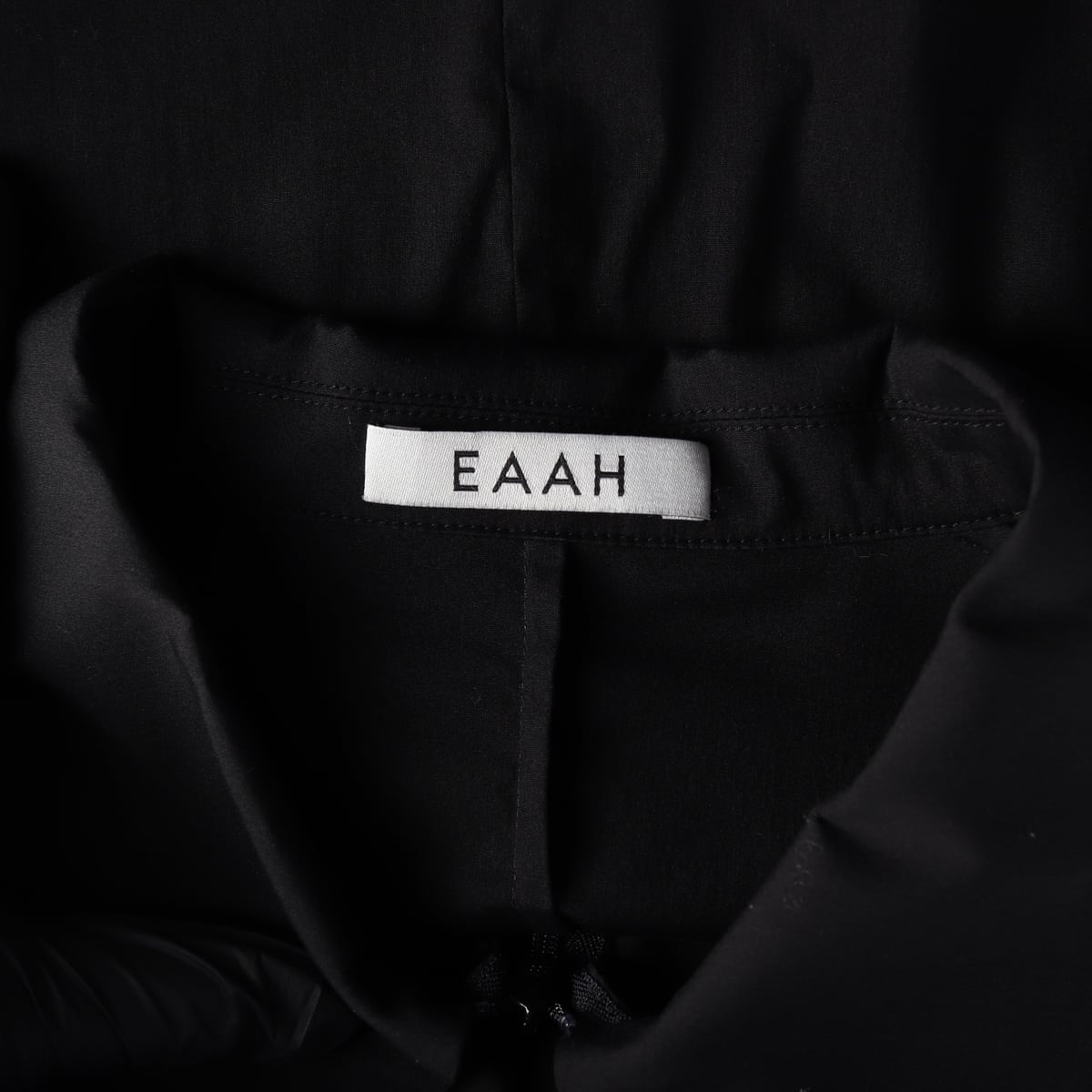 이아 EAAH 코튼 블렌드 드로스트링 블랙 셔츠 블라우스 상세 이미지 3