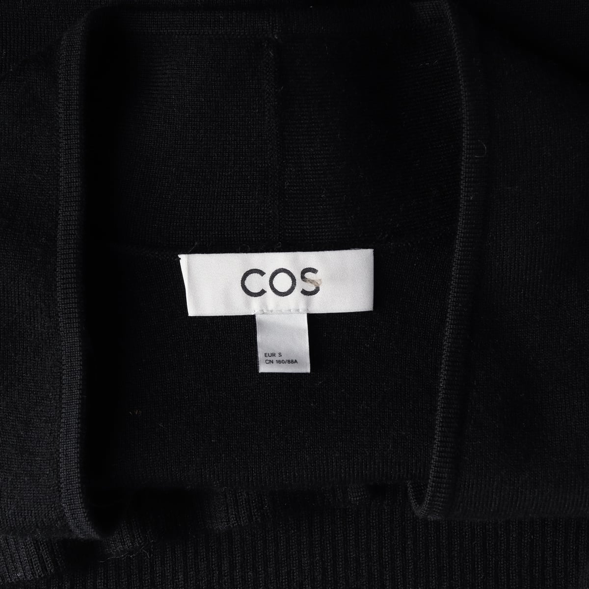 코스 COS 울 블렌드 블랙 브이넥 가디건 상세 이미지 3