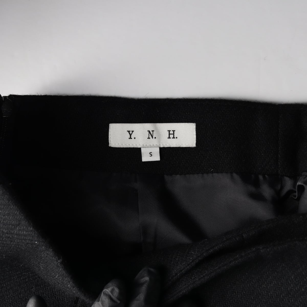 유어네임히얼 24FW 울 블렌드 버튼 랩 스커트 상세 이미지 3