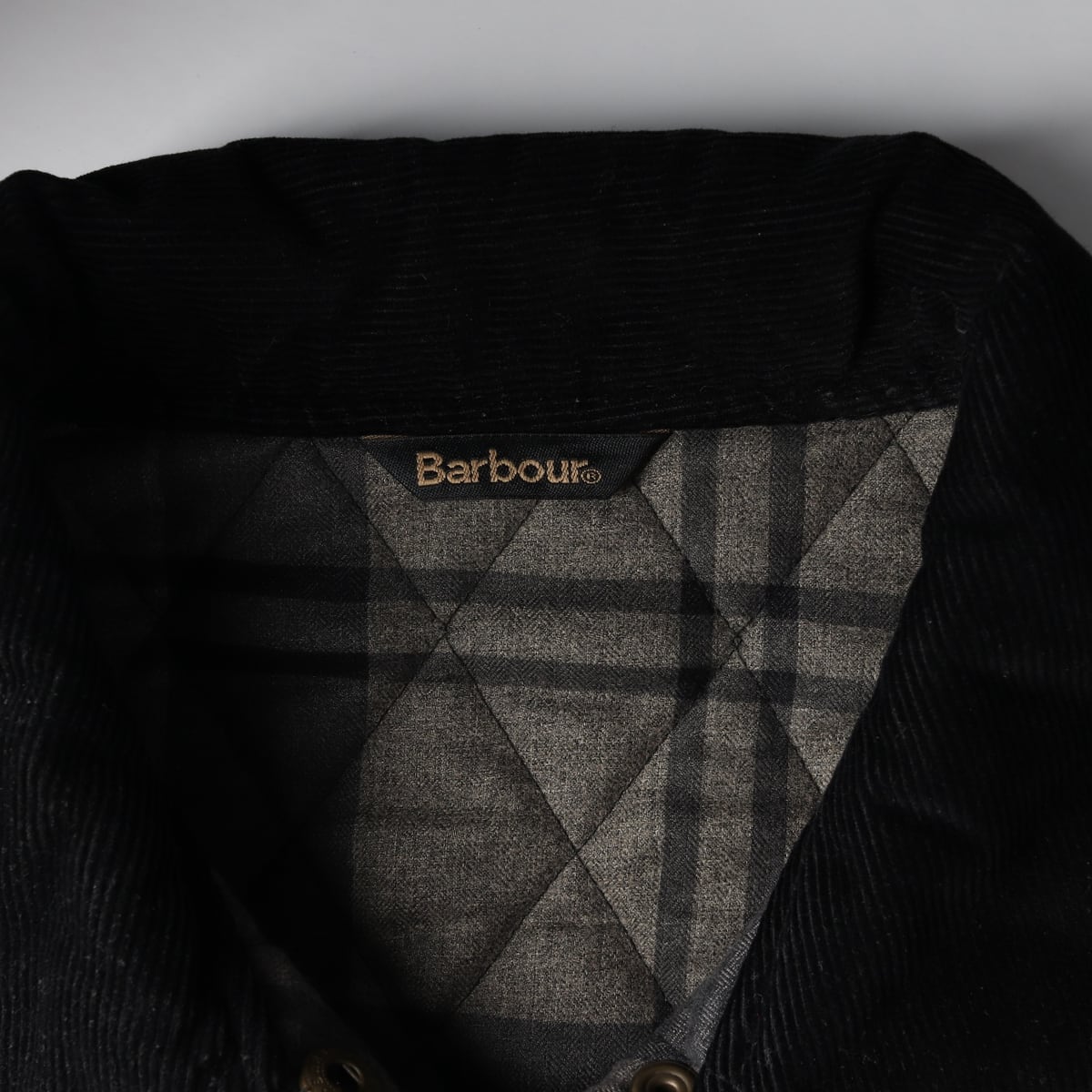 바버 BARBOUR 퀼팅 경량 패딩 재킷 상세 이미지 4