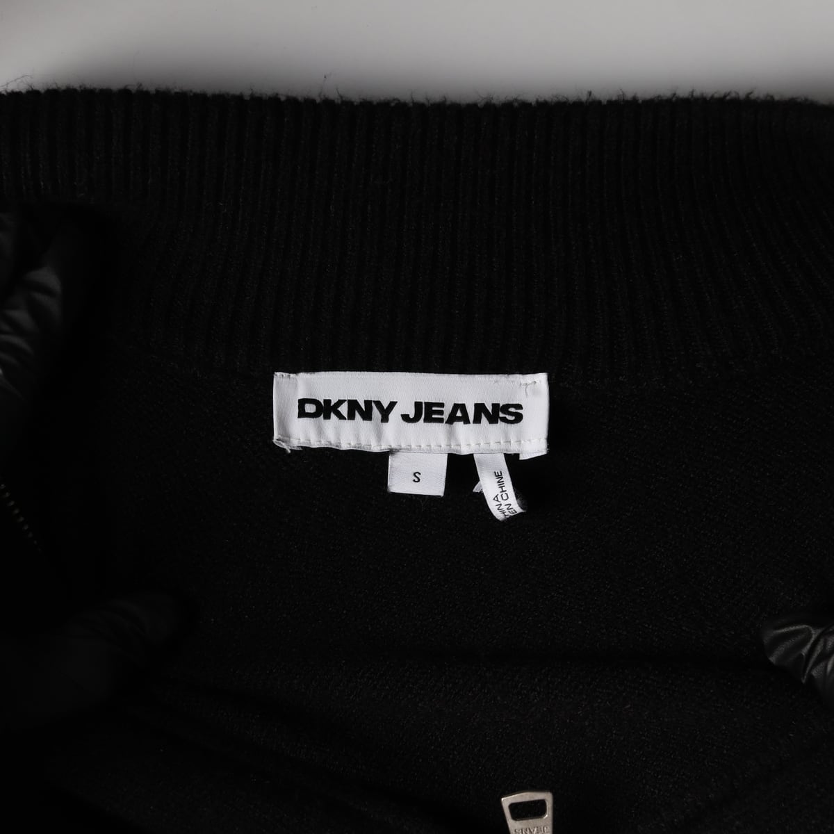 디케이엔와이 DKNY 우먼스 하프집업 스트라이프 니트 상세 이미지 3