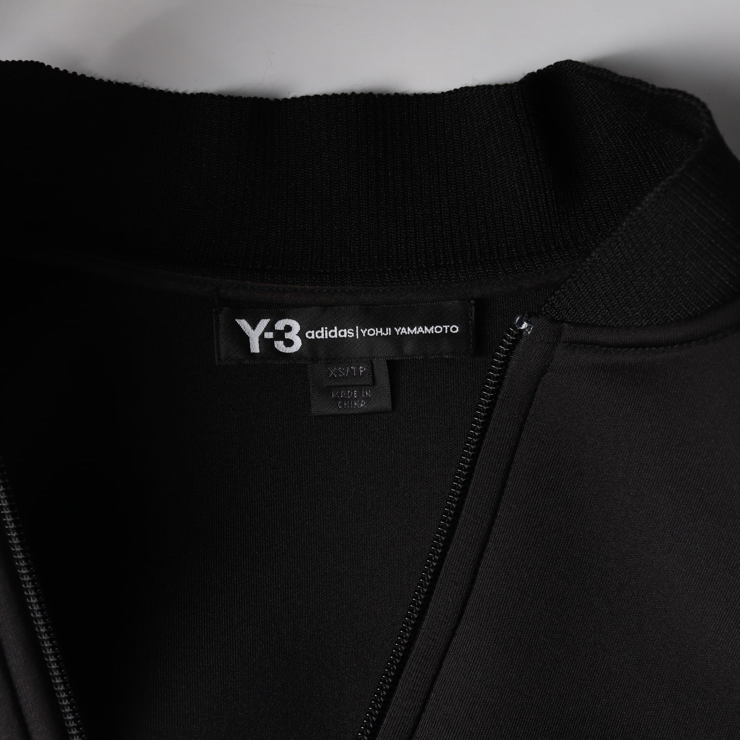 Y-3 요지 야마모토 X 아디다스 스페이서 봄버 재킷 이미지 4