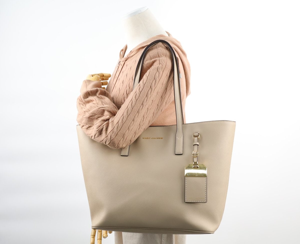 마크 제이콥스 사피아노 가죽 베이지 토트백 이미지 10