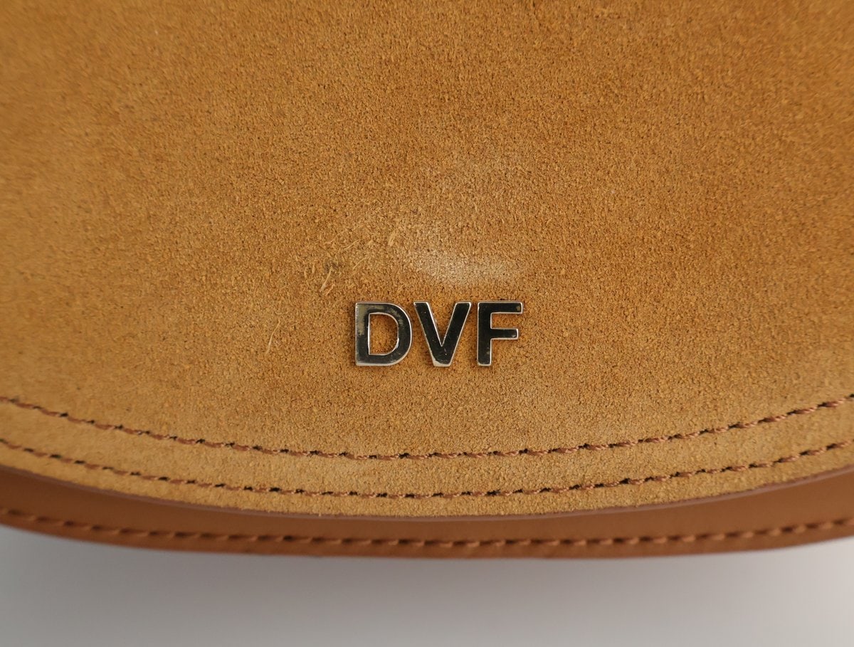 다이앤본퍼스텐버그 DVF 스웨이드 새들백 크로스백 카멜 이미지 7