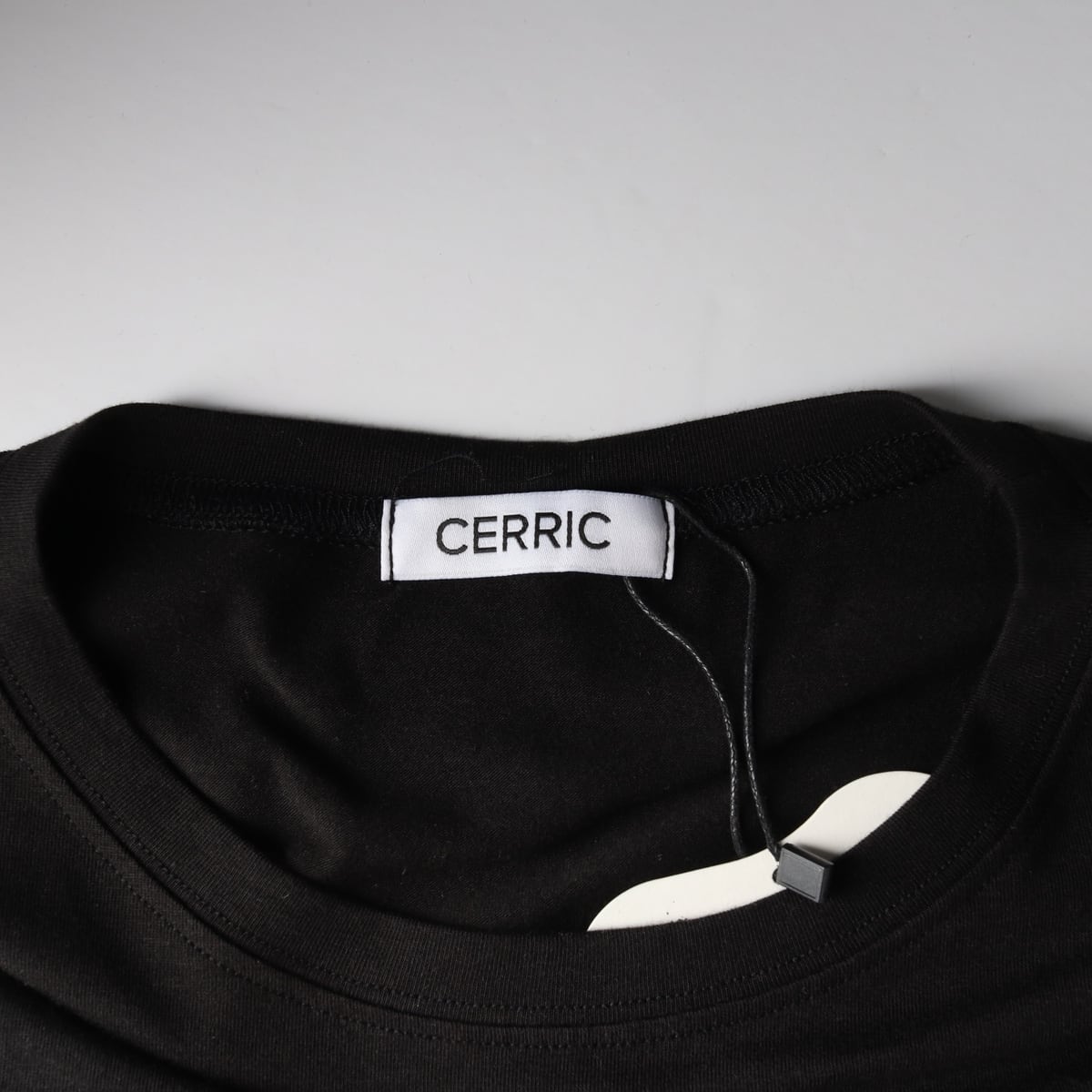 (새상품) 세릭 23FW CLASSICAL BROWN 프린트 탑 블랙 상세 이미지 3
