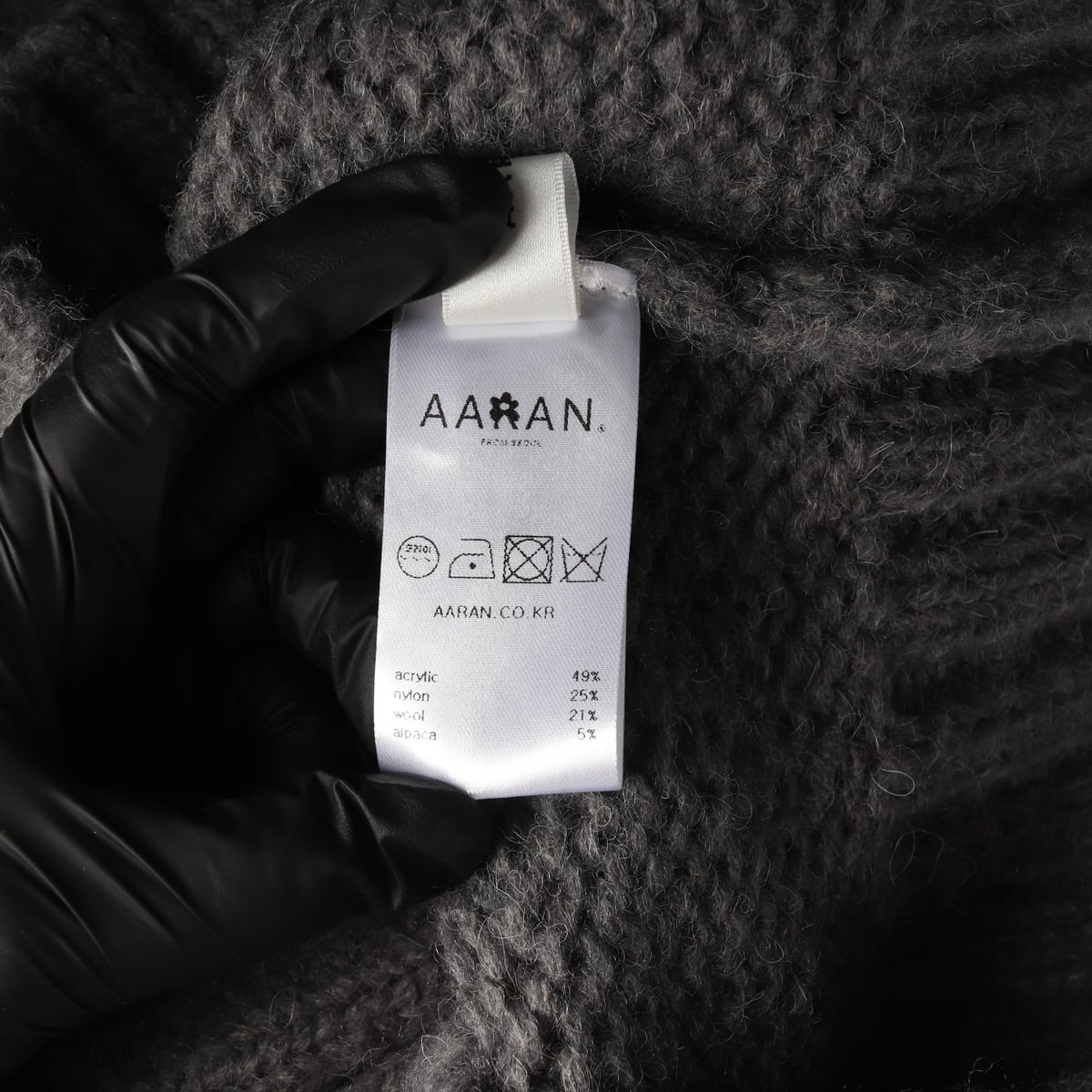어랜 AARAN 트위스트 터틀넥 니트 상세 이미지 4