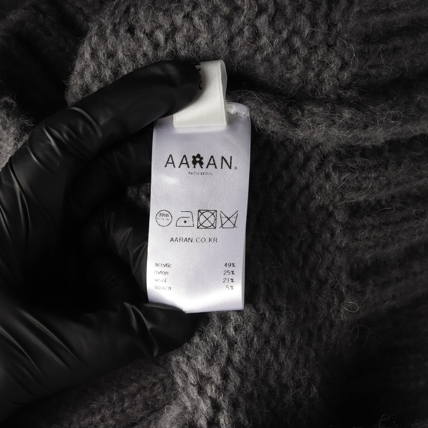어랜 AARAN 트위스트 터틀넥 니트 이미지 4