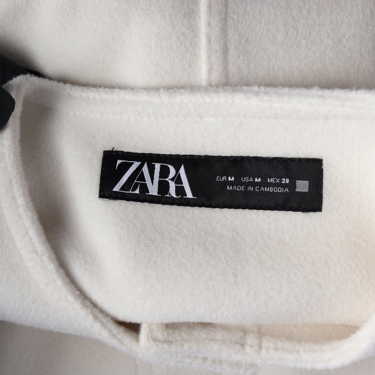 자라 ZARA 버튼 디테일 재킷 상세 이미지 3