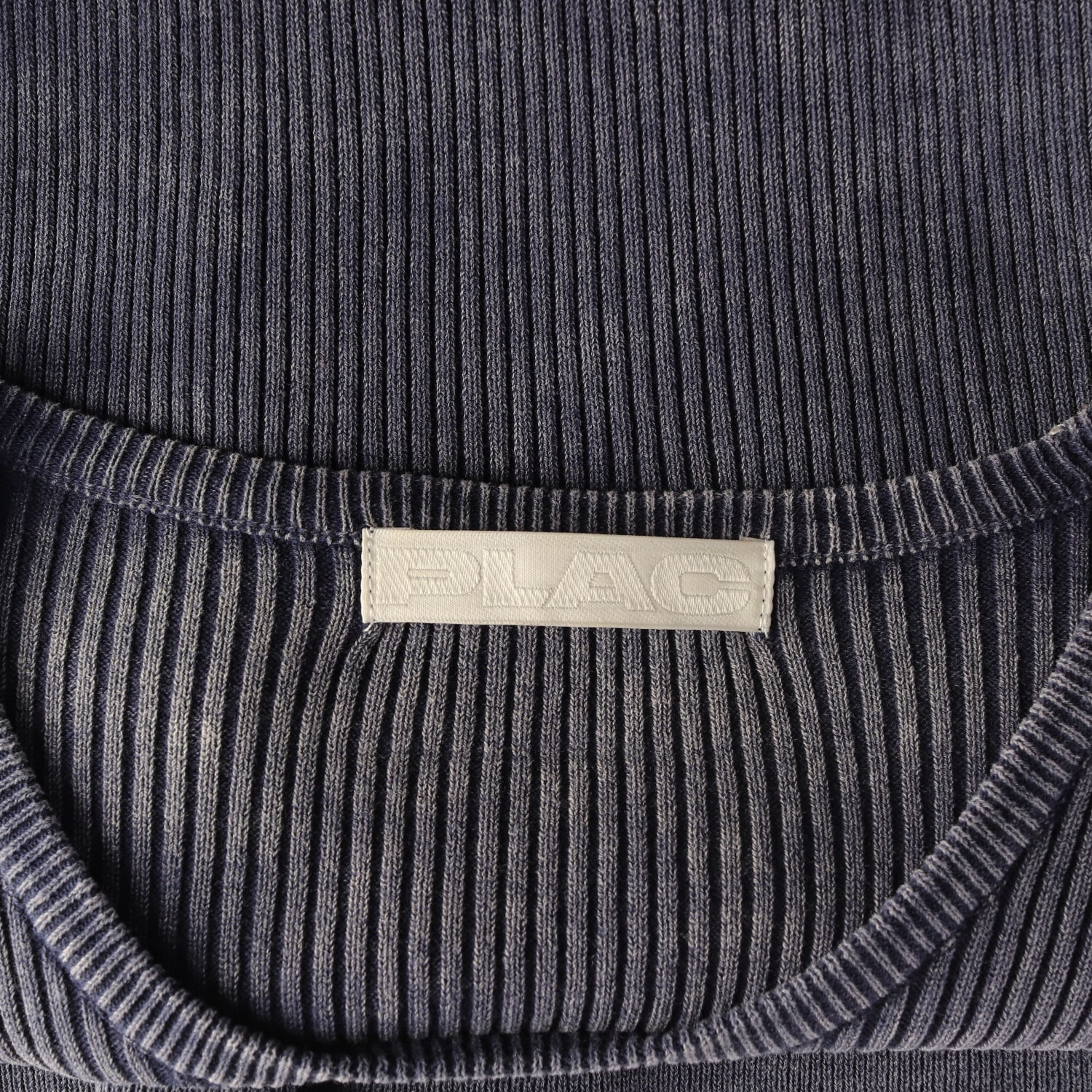 플랙 23FW 우먼 스쿱 넥 워싱 슬림핏 니트 이미지 3