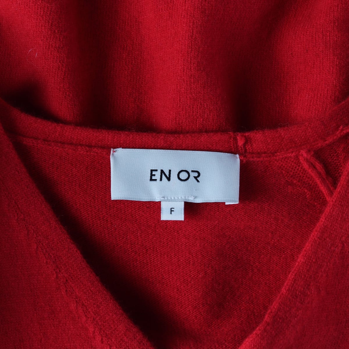 엔오르 22FW 울 캐시미어 블렌드 레드 가디건 상세 이미지 3