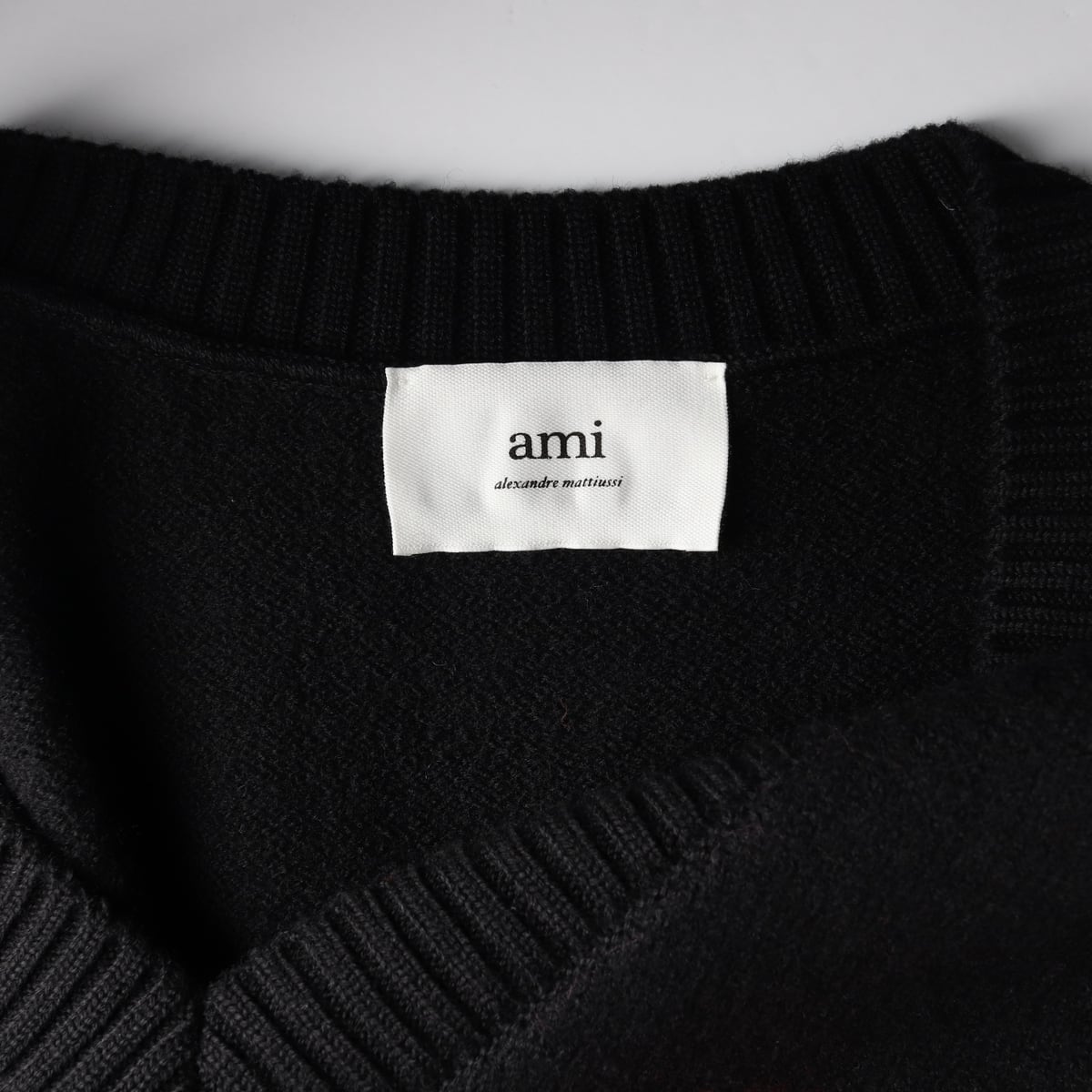 아미 22FW 빅 하트 로고 슬리브리스 인타르시아 니트 베스트 상세 이미지 3