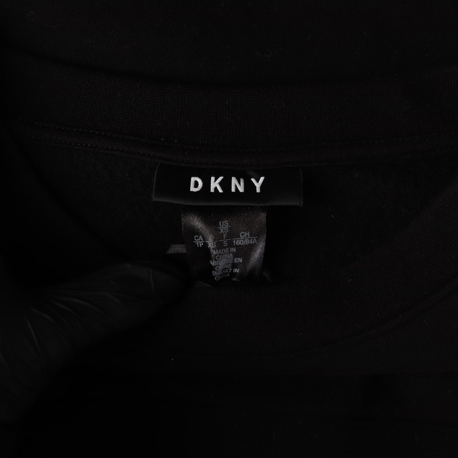 (새상품) 디케이엔와이 DKNY 로고 자수 레더 슬리브 맨투맨 이미지 3