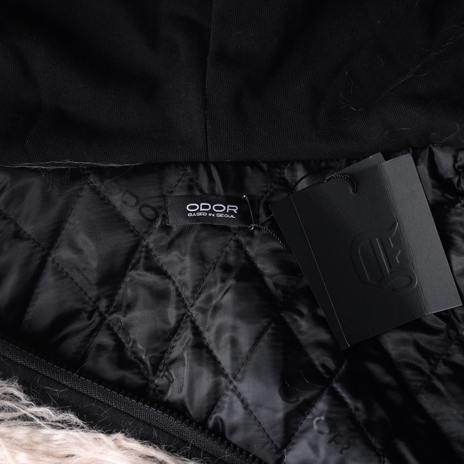 (새상품) 오도어 ODOR 24FW 후드 크롭 크러스티 퍼 코트  재킷 이미지 4