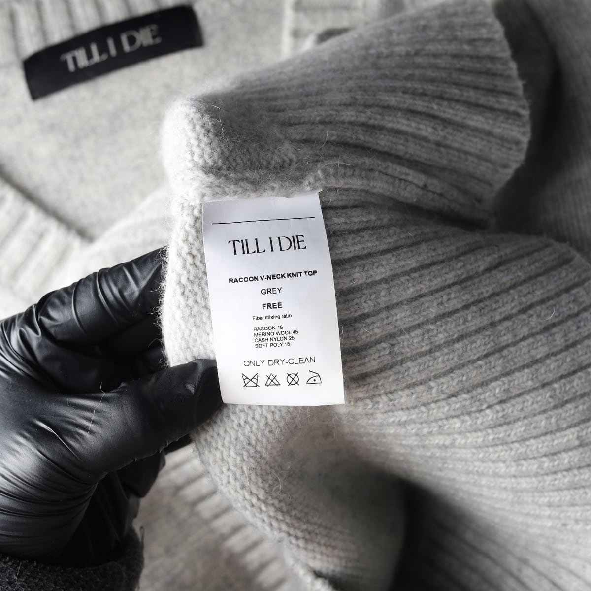 틸아이다이 22FW 라쿤 브이넥 니트 탑 반팔 스웨터 그레이 상세 이미지 4