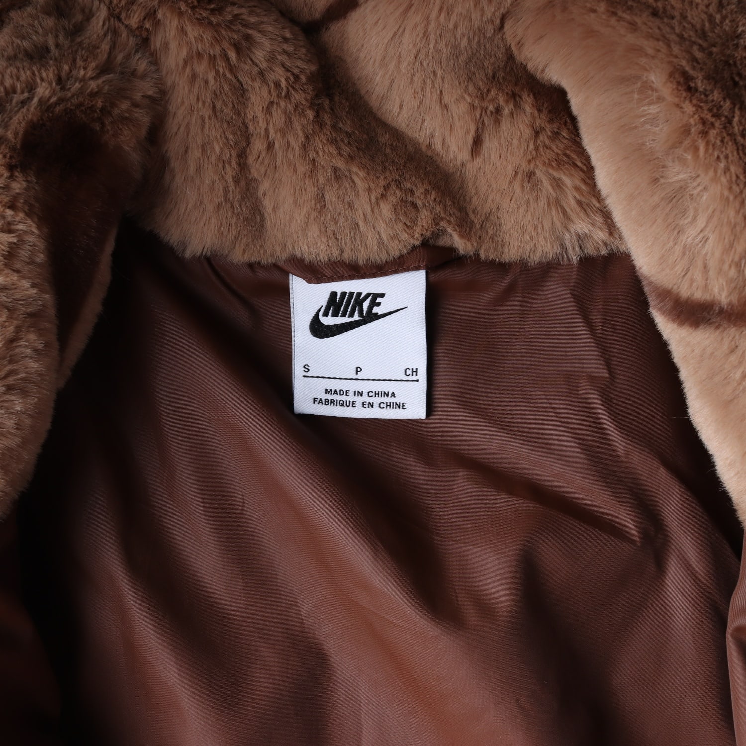나이키 22FW 우먼스 NSW 플러시 프린티드 페이크 퍼 재킷 이미지 4