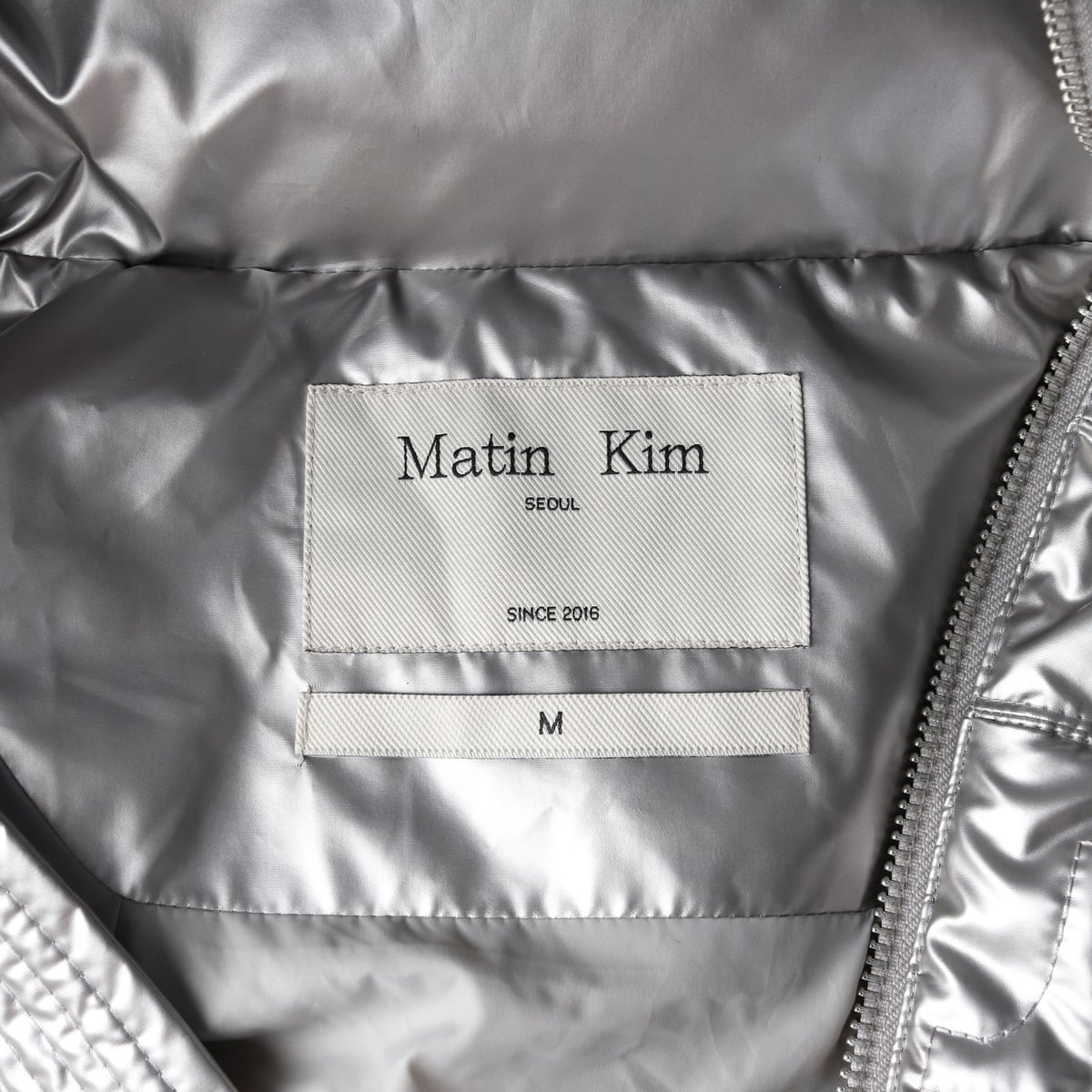 마뗑킴 24FW 빅 로고 포인트 덕 다운 패딩 베스트 공용 상세 이미지 4
