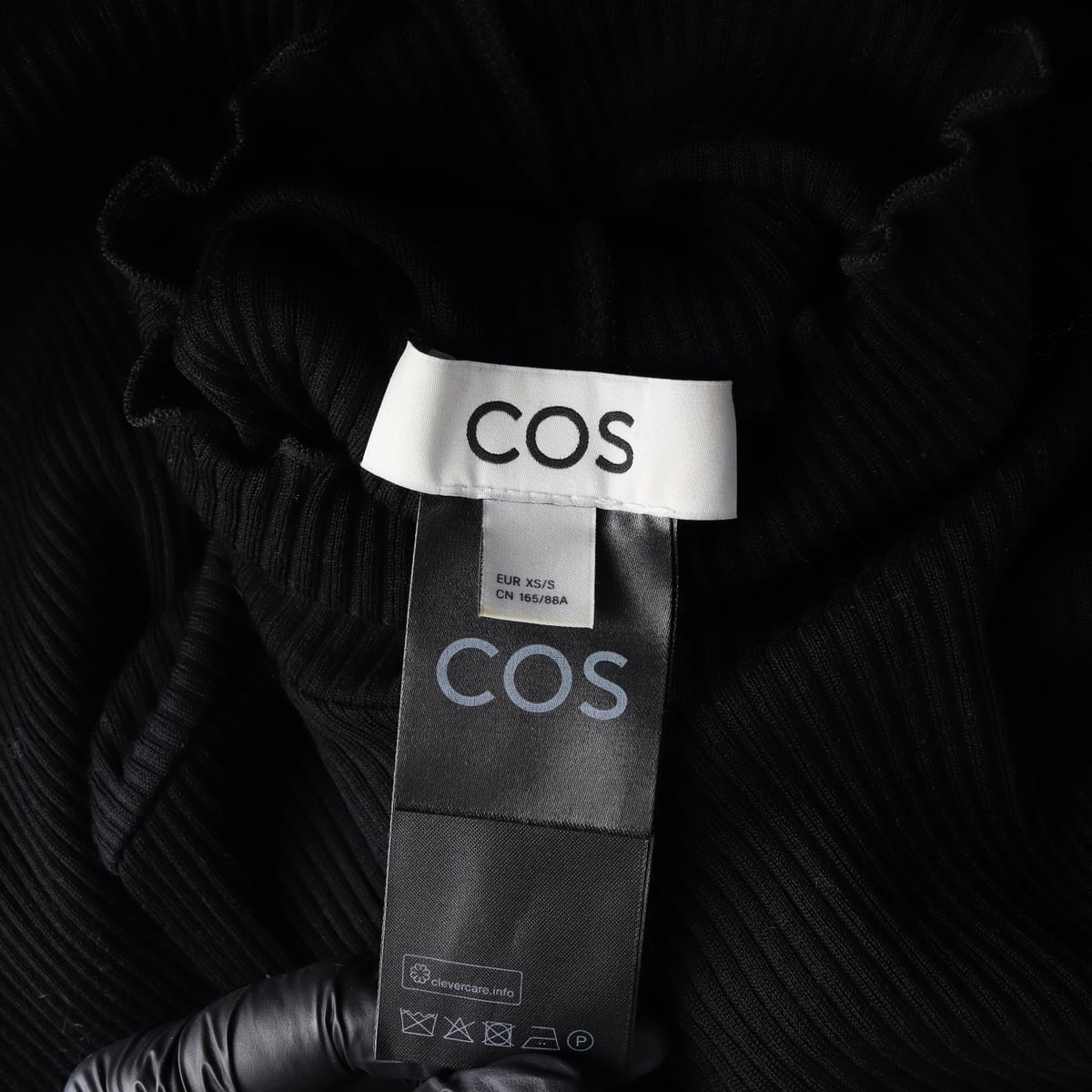 코스 COS 터틀넥 리브 맥시 롱 원피스 블랙 상세 이미지 3