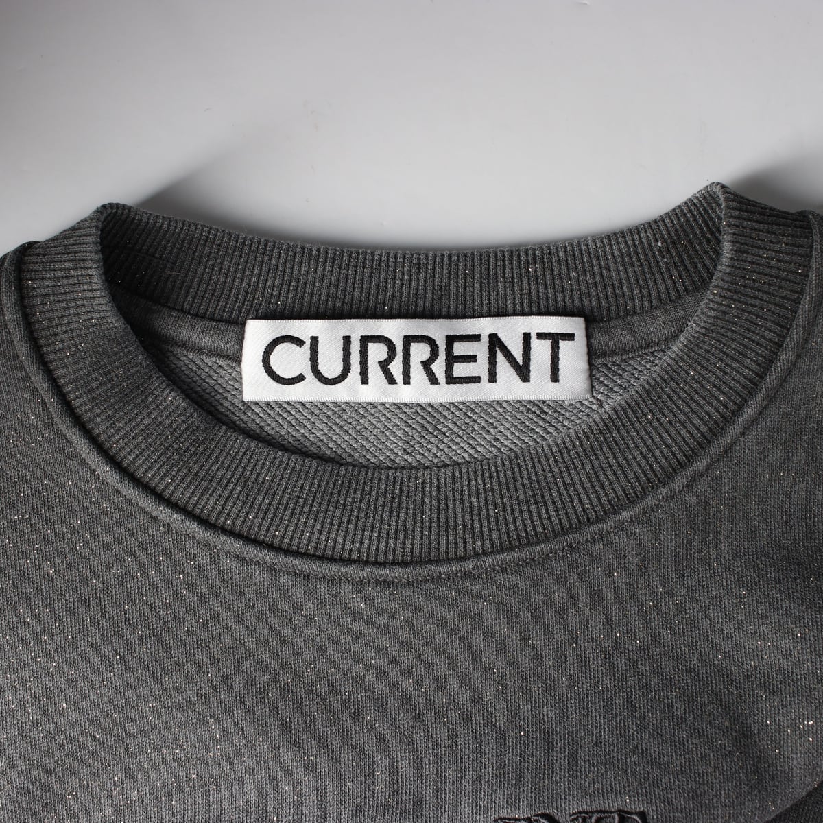 커렌트 24FW 글리터 워싱 맨투맨 상세 이미지 5
