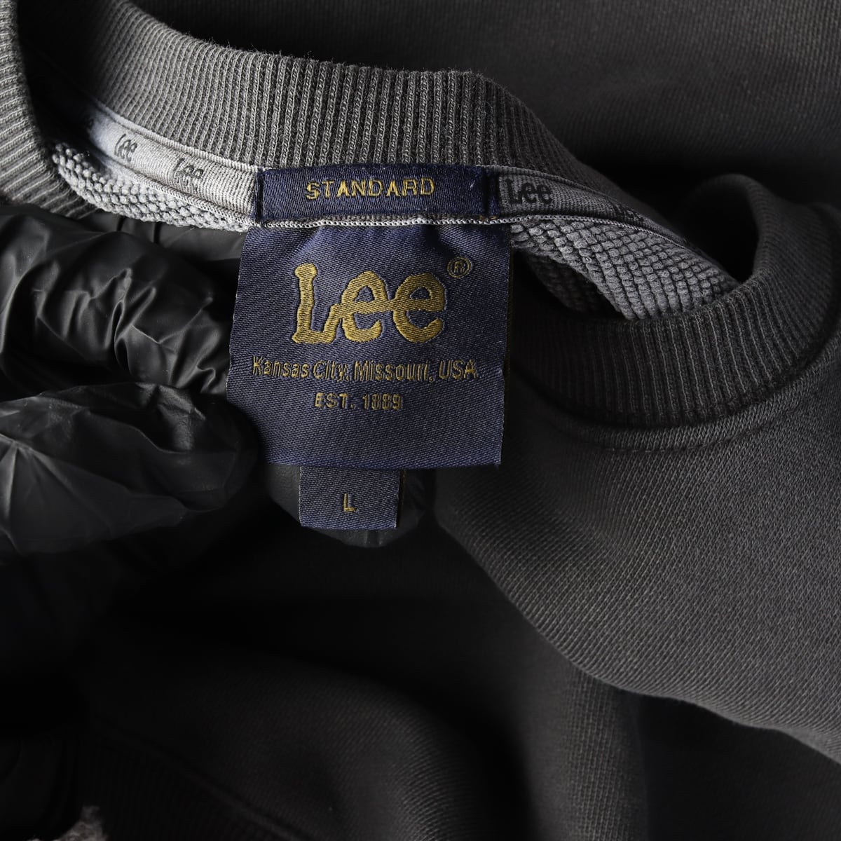 리 LEE 25SS 스몰 트위치 로고 맨투맨 스웨트셔츠 차콜 상세 이미지 3