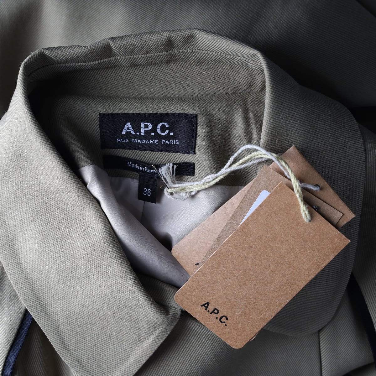 (새상품) 아페쎄 APC 더블 버튼 파이핑 디테일 울 블렌드 롱 코트 상세 이미지 6
