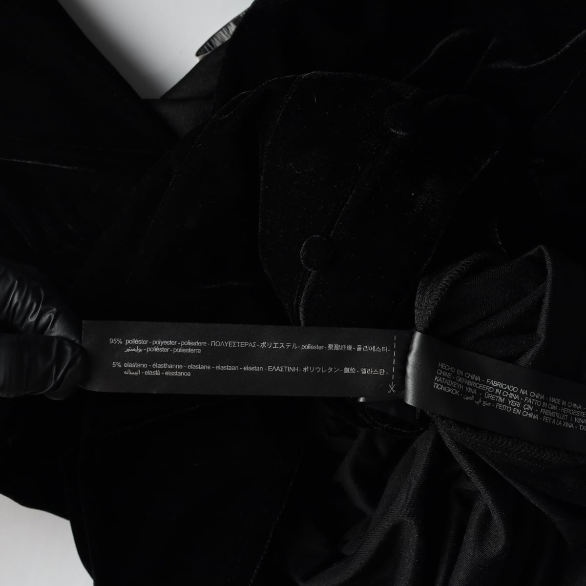 자라 ZARA 벨벳 스웨이드 브이넥 숏 원피스 상세 이미지 4