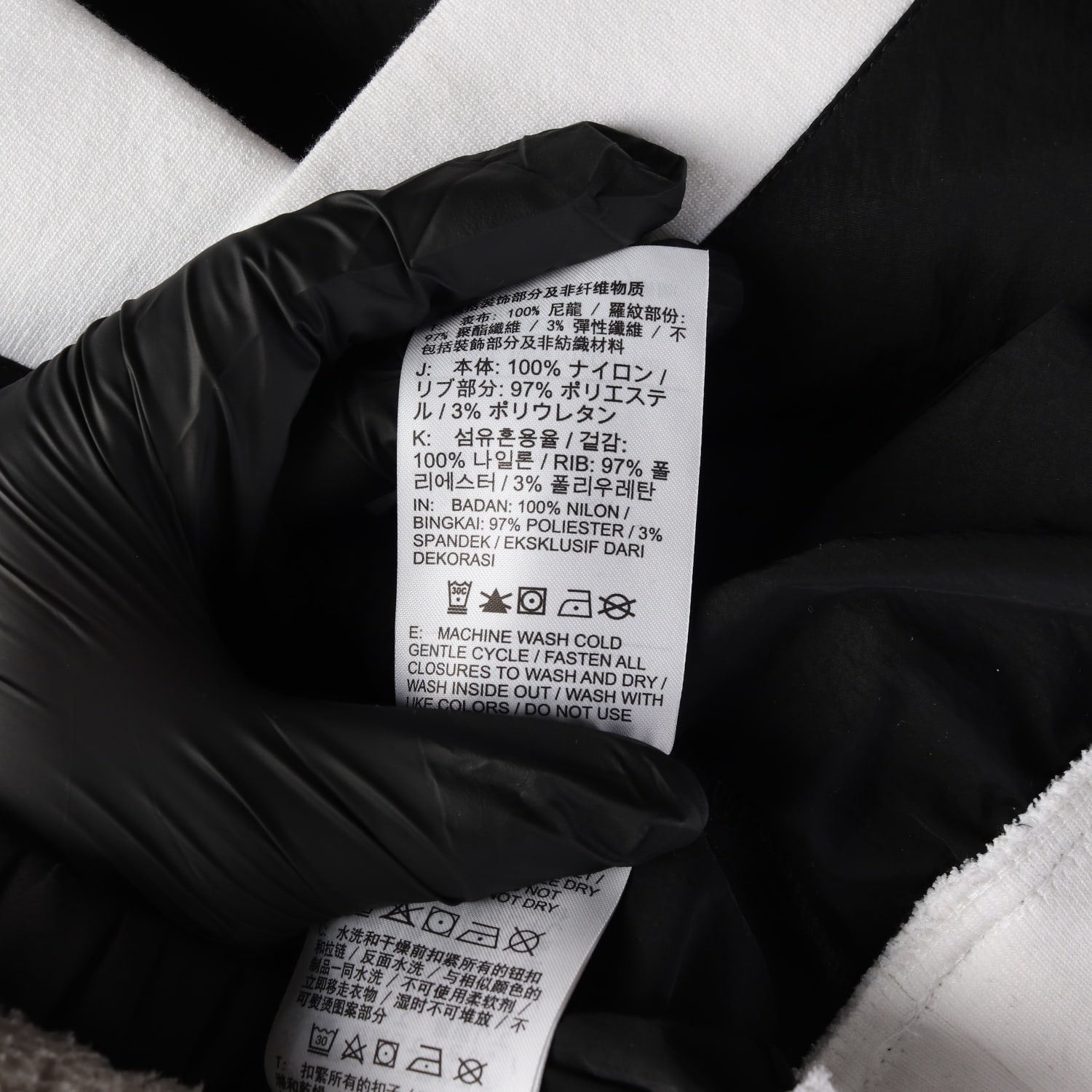 나이키 24SS 에센셜 루즈 UV 우븐 긴팔 티셔츠 브이넥 탑 이미지 4
