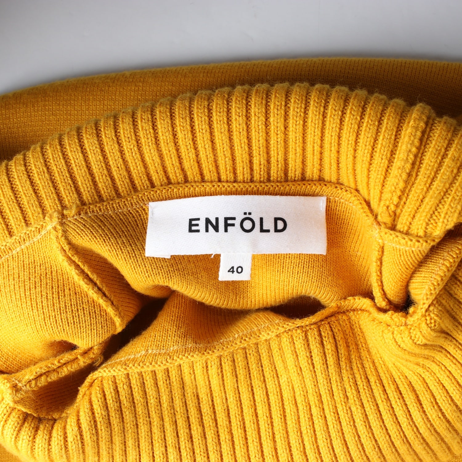 엔폴드 ENFOLD 터틀넥 크롭 니트 스웨터 이미지 3